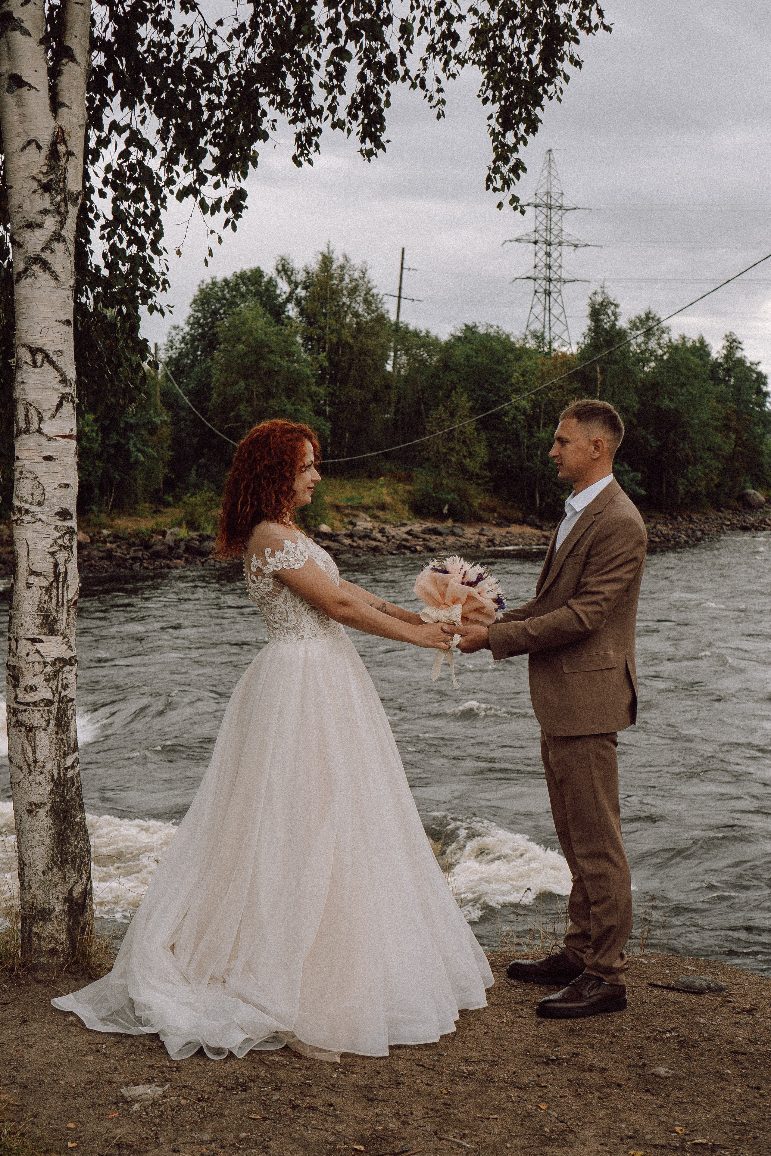 СВАДЕБНАЯ ФОТОСЕССИИЯ ПАРЫ В ГОРОДЕ ПРИОЗЕРСК В СОСНОВОМ ЛЕСУ И С ПИКАПОМ. Профессиональный фотограф, Санкт-Петербург — Виктория Богомолова