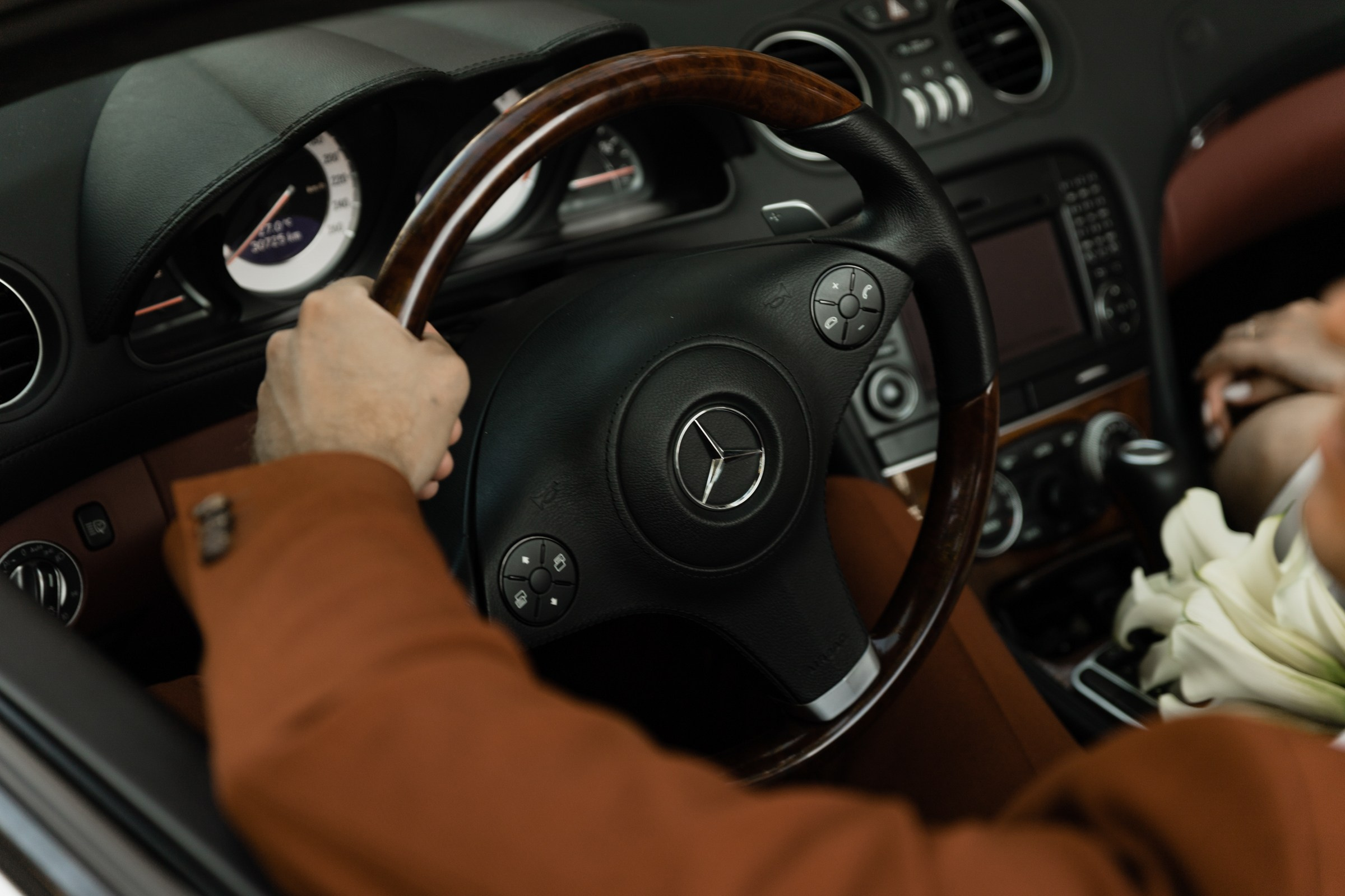 Свадебная фотосессия с кабриолетом. Свадебный фотограф в Воронеже Куколев Илья