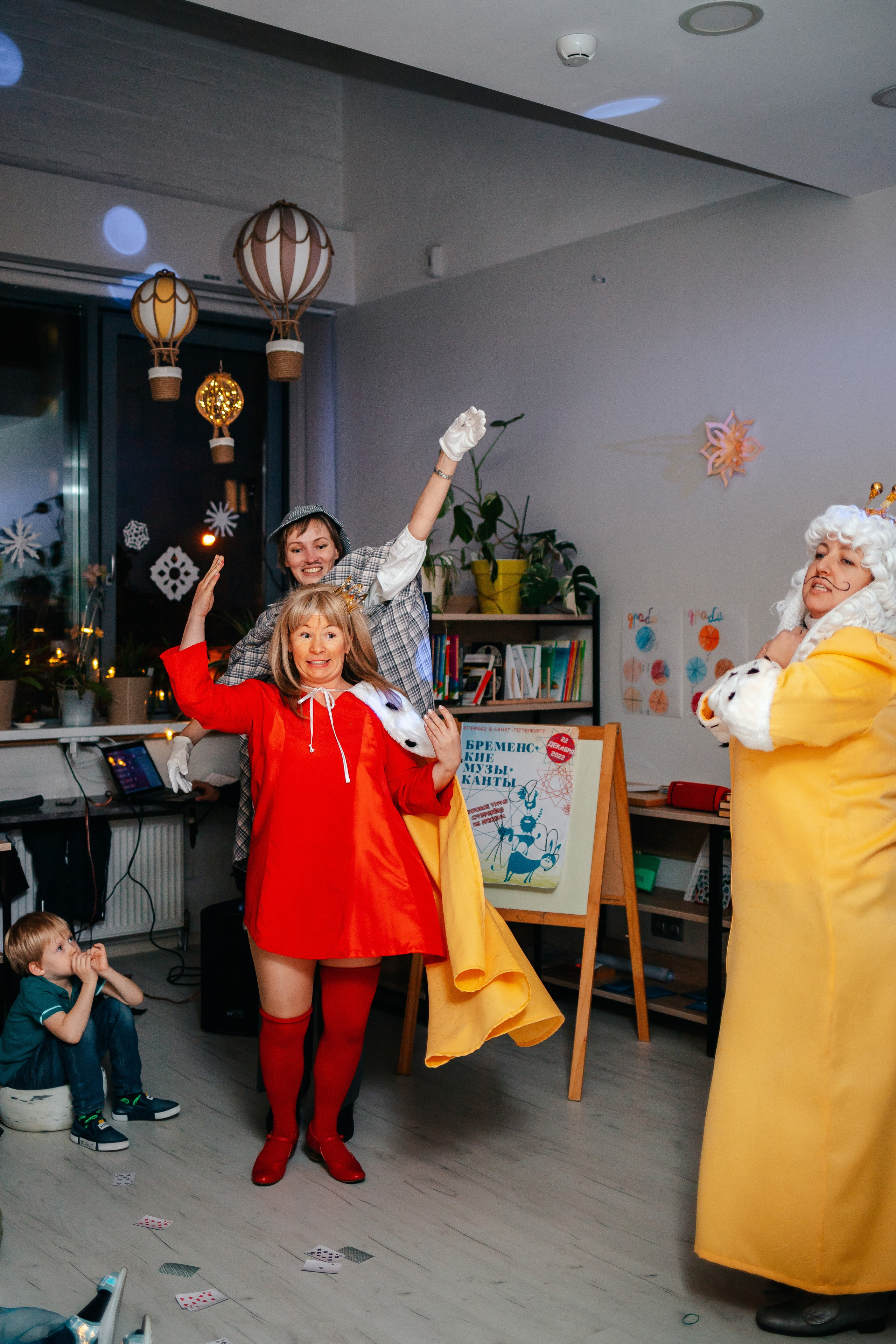 Новогодний утренник в Монтессори-школе. Семейный lifestyle фотограф в Санкт-Петербурге Людмила Пахомова
