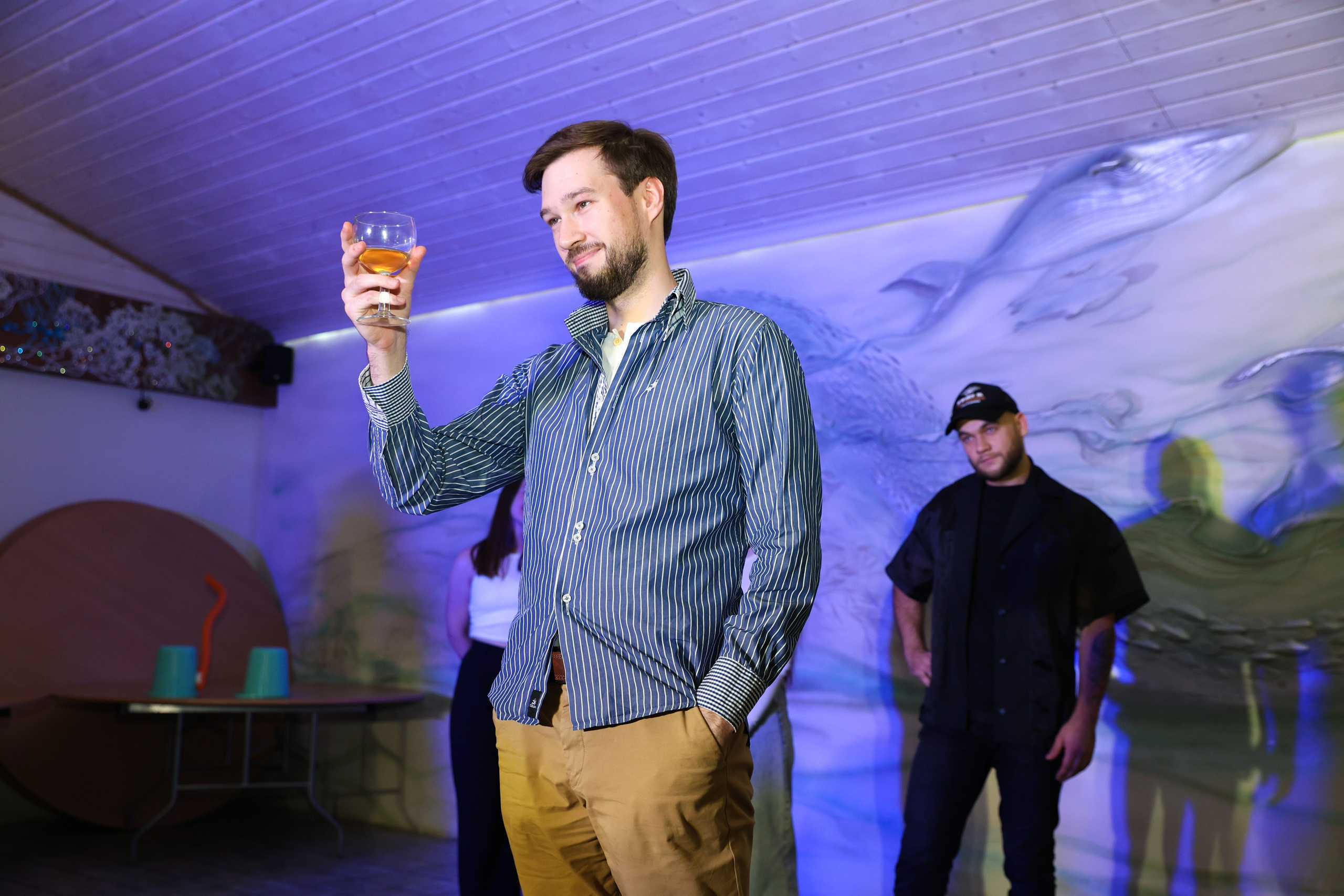 Тиндер смена в лагере для взрослых «Изи». Фотограф Дарья Попова