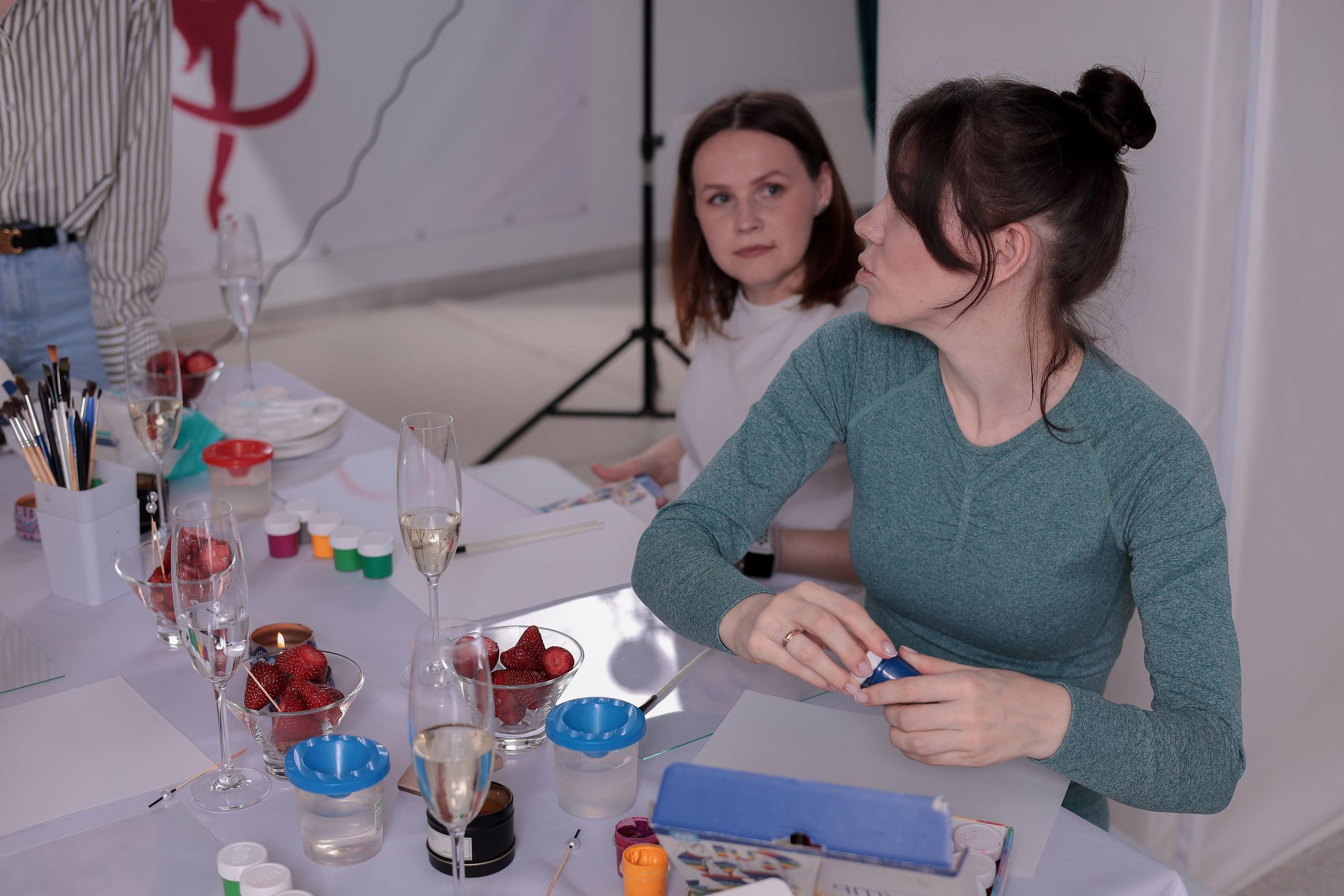 Арт-терапия + аэройога. Фотограф Надршина Лилия