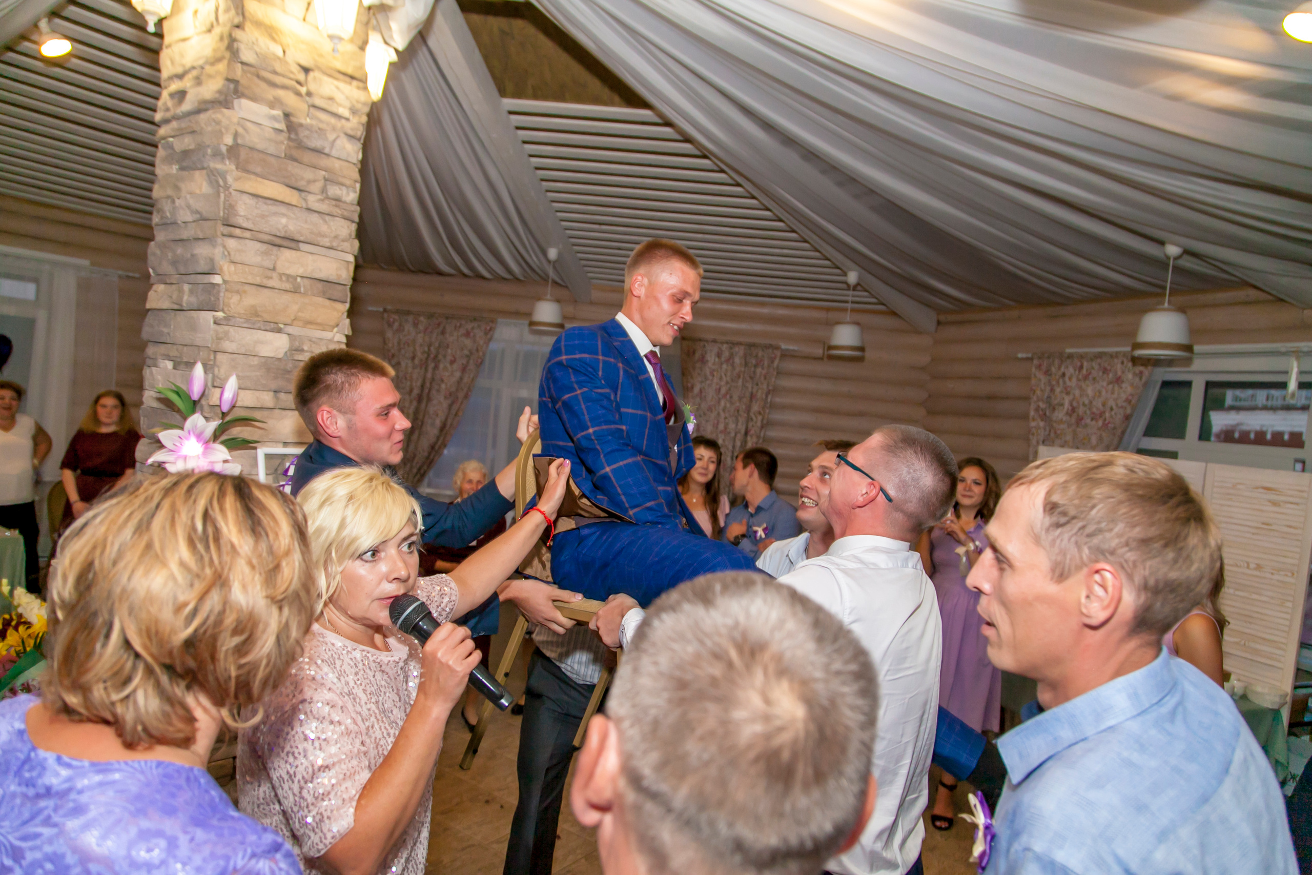 Ведущая Жанна Забойная. Ведущий, Тамада, DJ, фото в Перми. Хорошее настроение