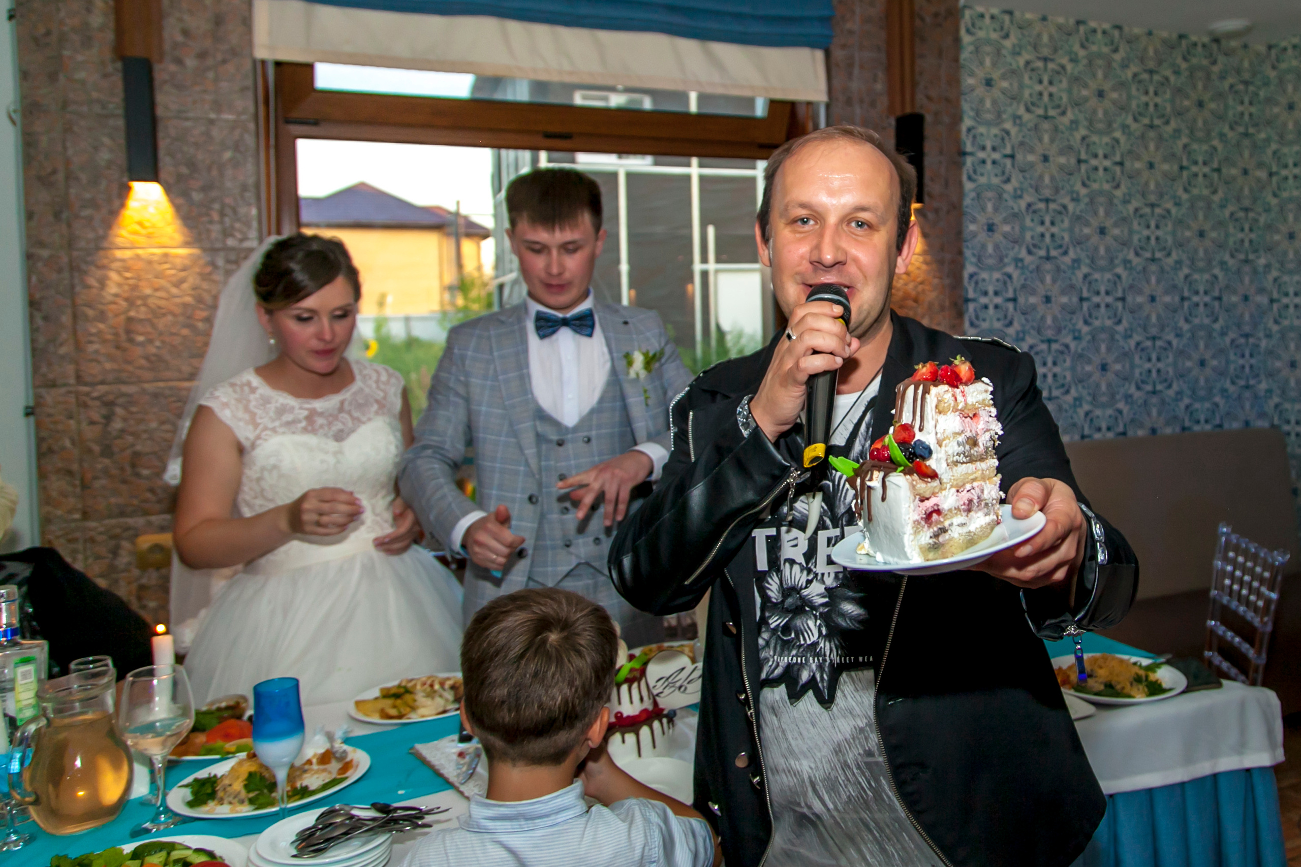 Поющий ведущий Сергей Голубев. Ведущий, Тамада, DJ, фото в Перми. Хорошее настроение