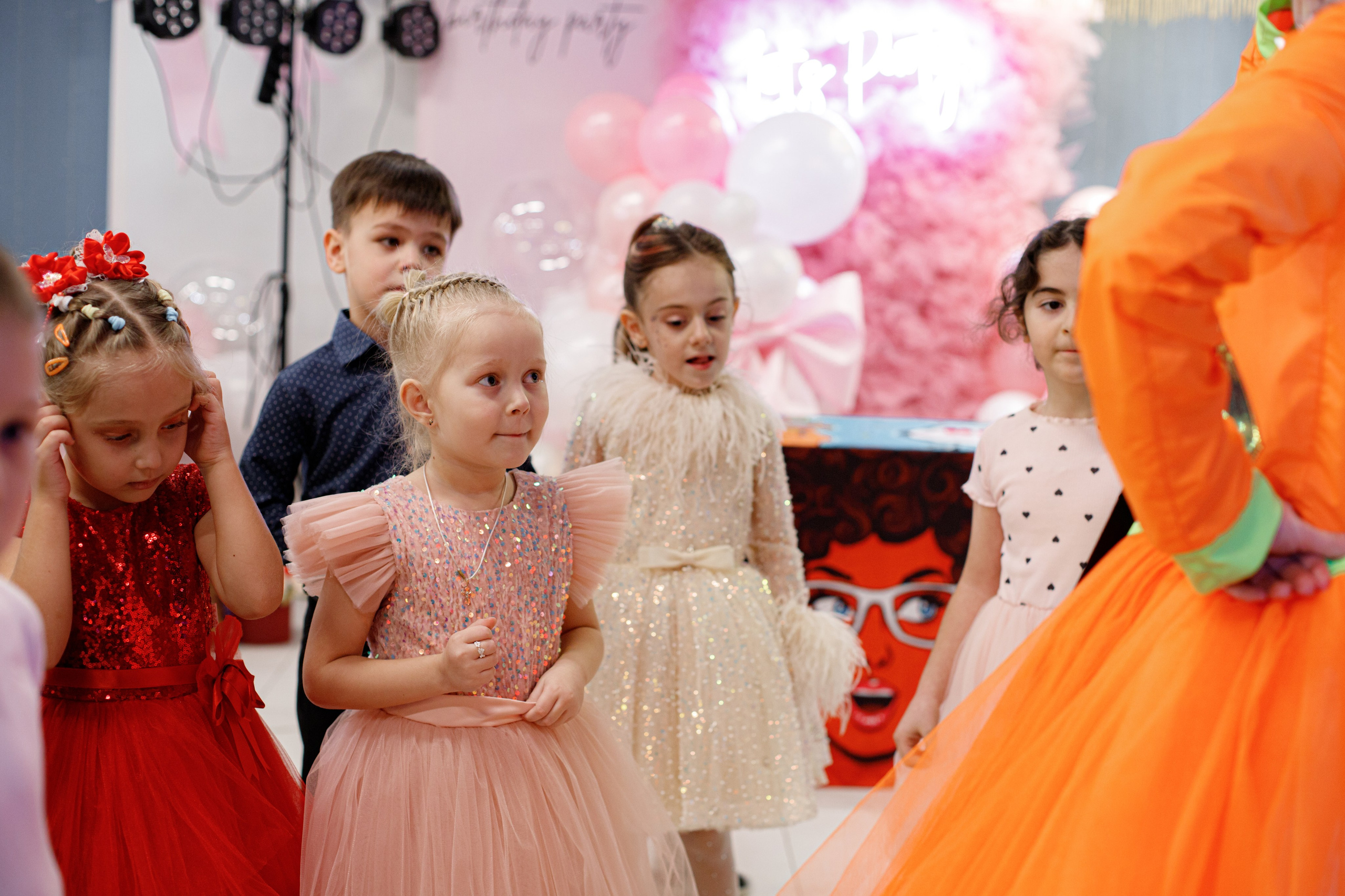 ASIA'S BIRTHDAY PARTY. Photokarish