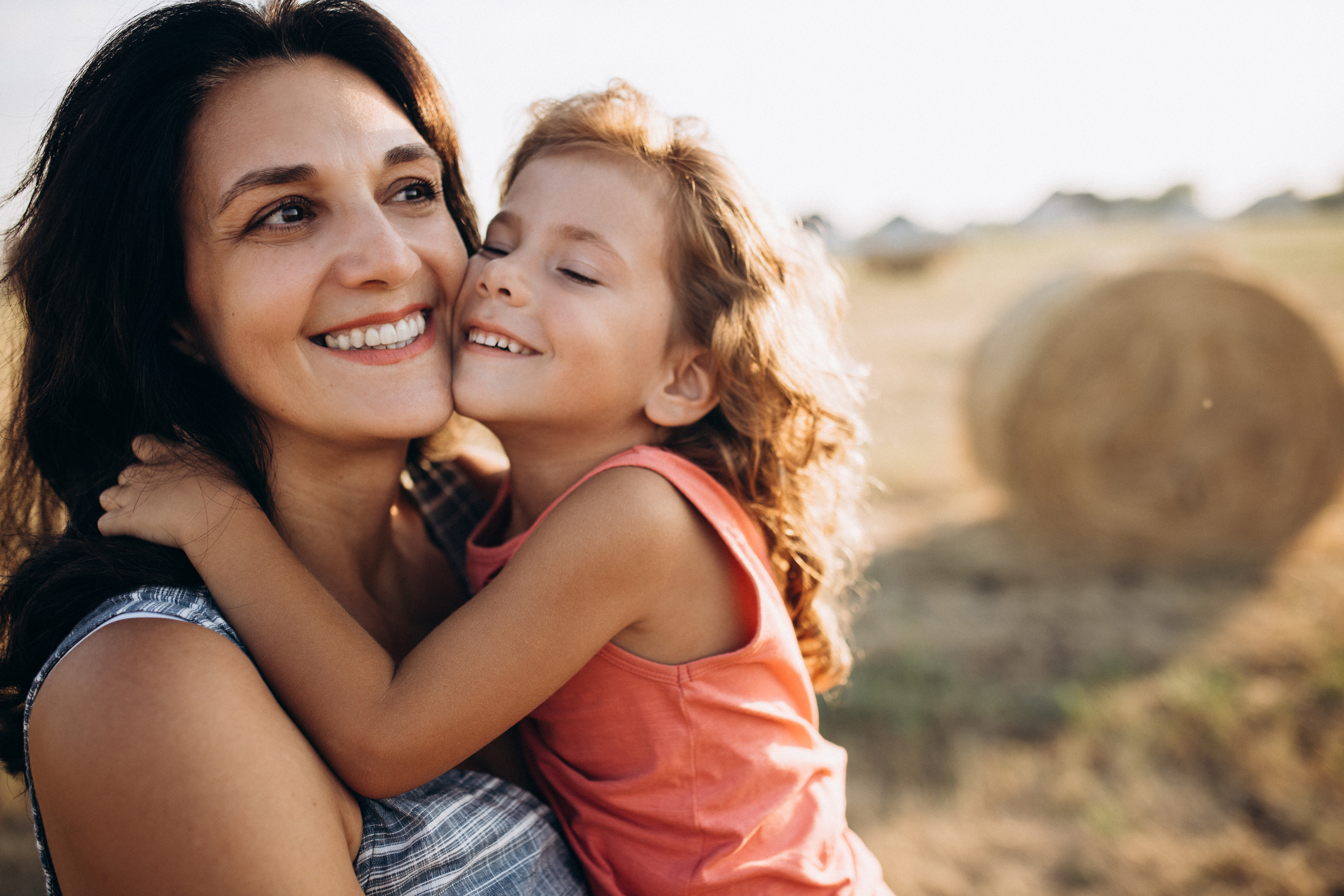 Семейная съёмка в стогах. Семейный фотограф в Самаре Елена Ефимова