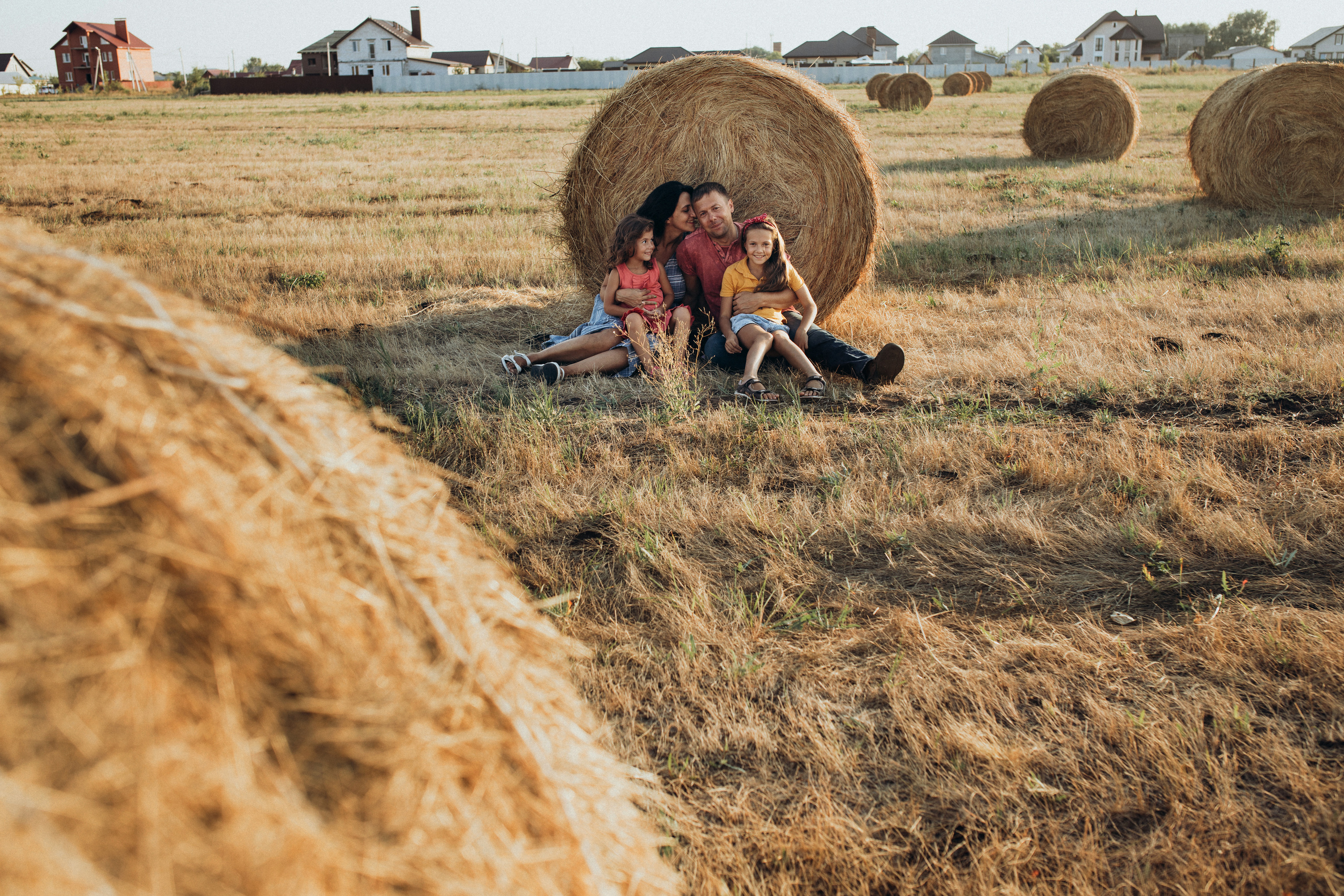 Семейная съёмка в стогах. Семейный фотограф в Самаре Елена Ефимова