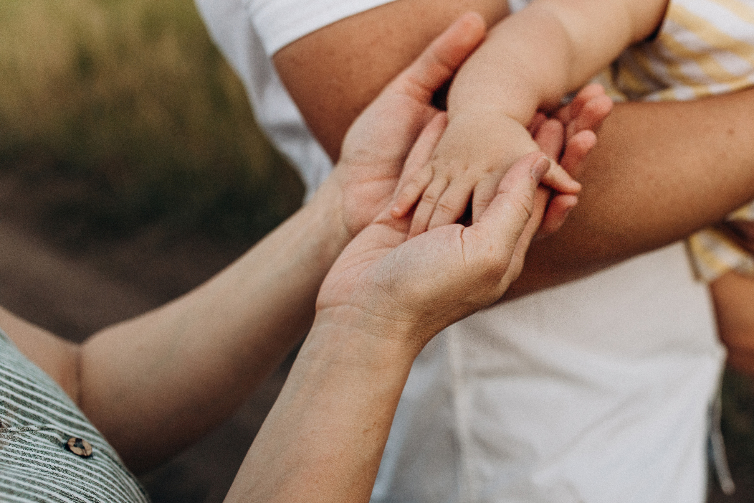 Семейная фотосессия в поле. Семейный фотограф в Самаре Елена Ефимова