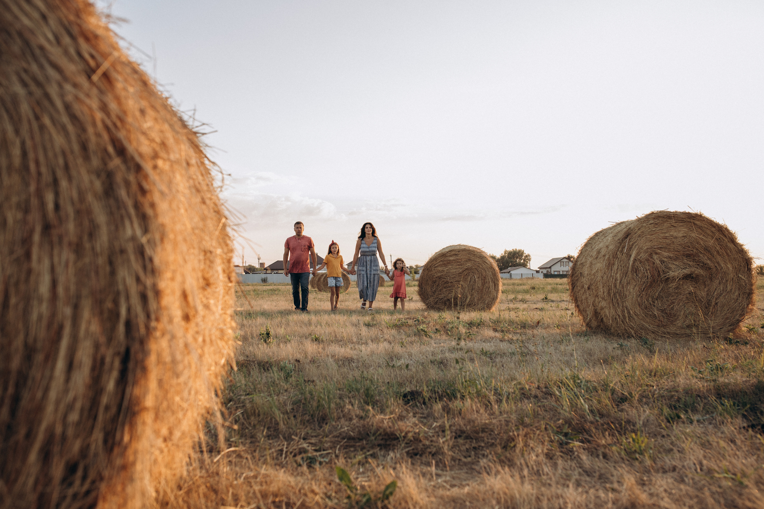 Семейная съёмка в стогах. Семейный фотограф в Самаре Елена Ефимова