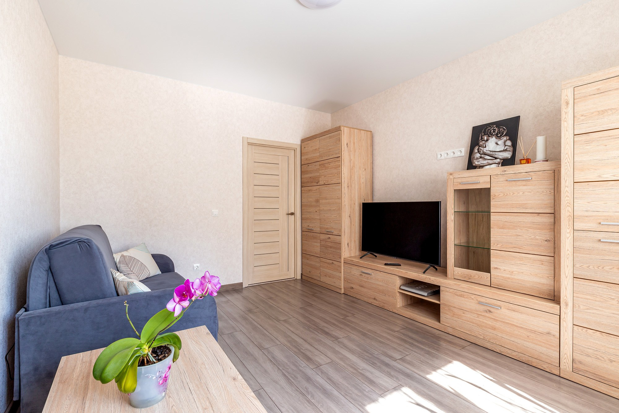 Домодедово. Квартира в теплых тонах на продажу. Интерьерный фотограф в Крыму