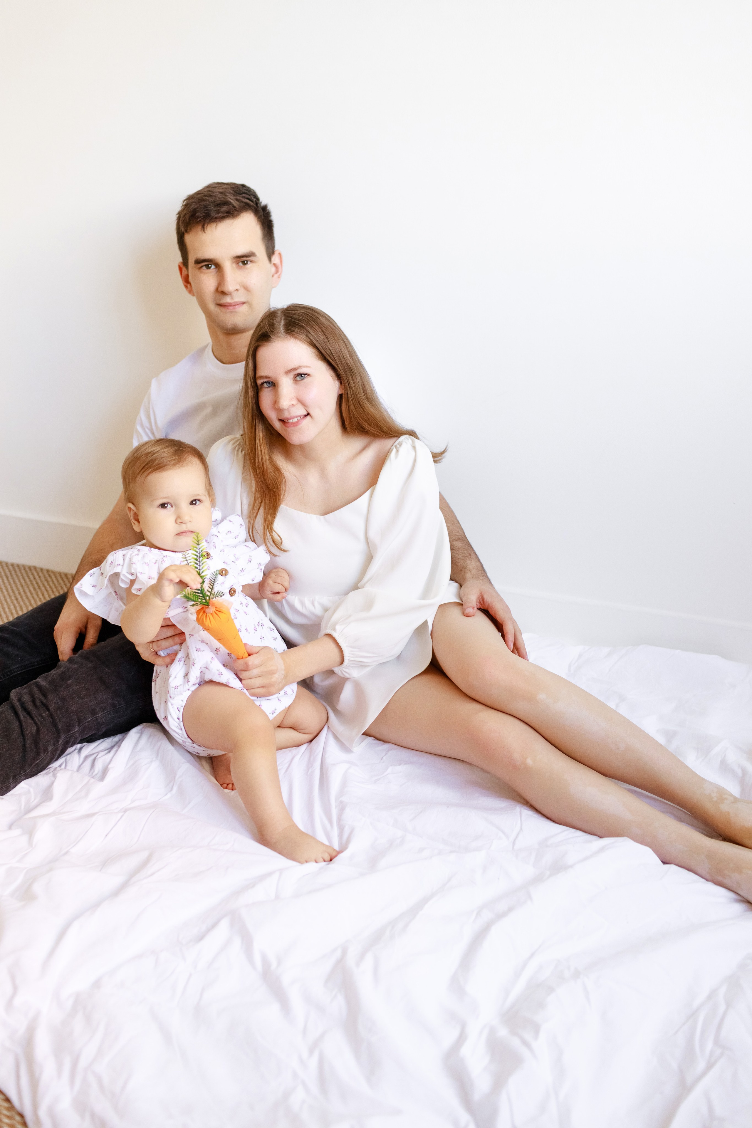 Семейная фотосессия в студии в Краснодаре