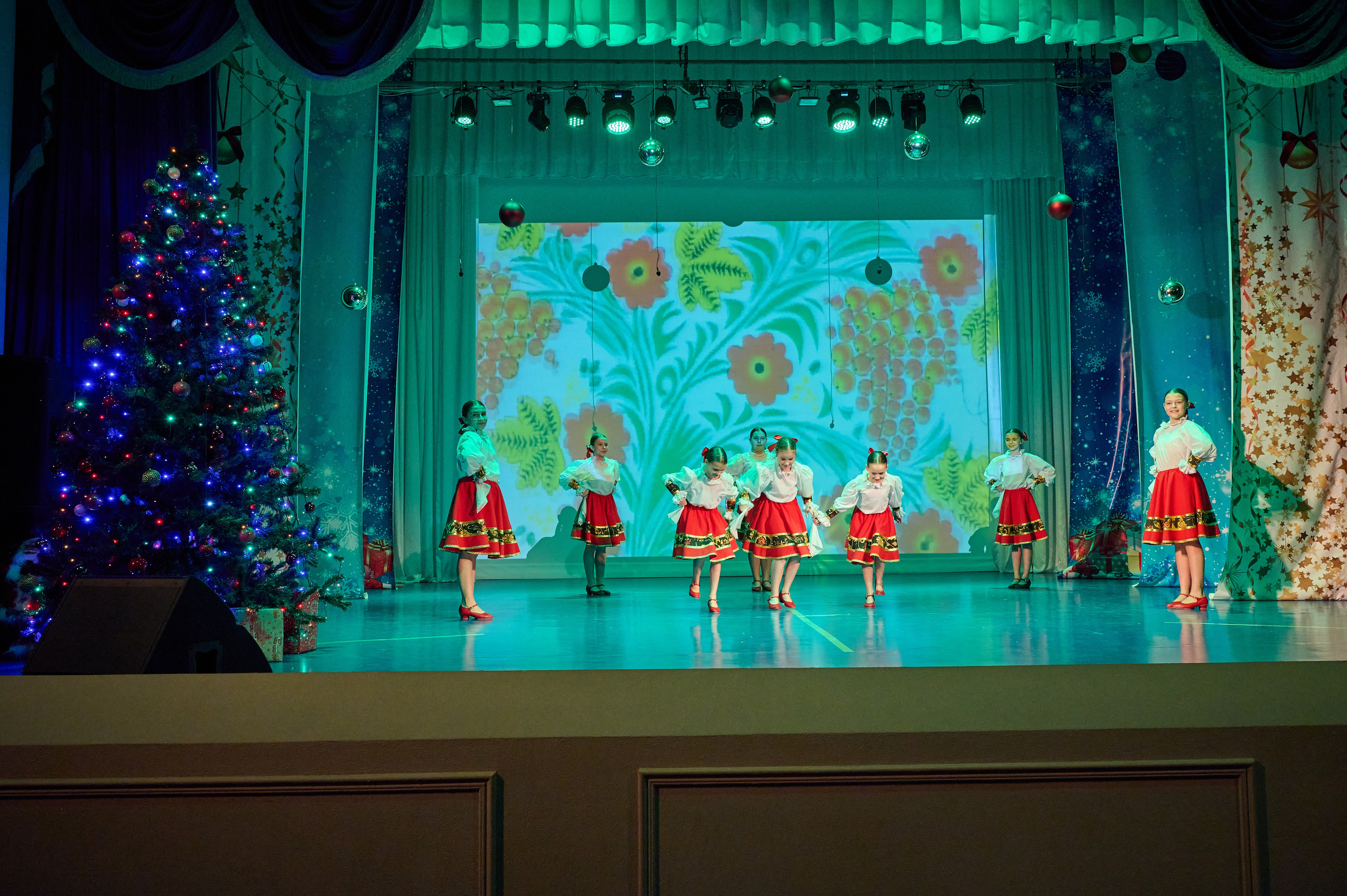 НГ концерт в Марьиной роще. Жизнь курорта Кабардинка в фотографиях