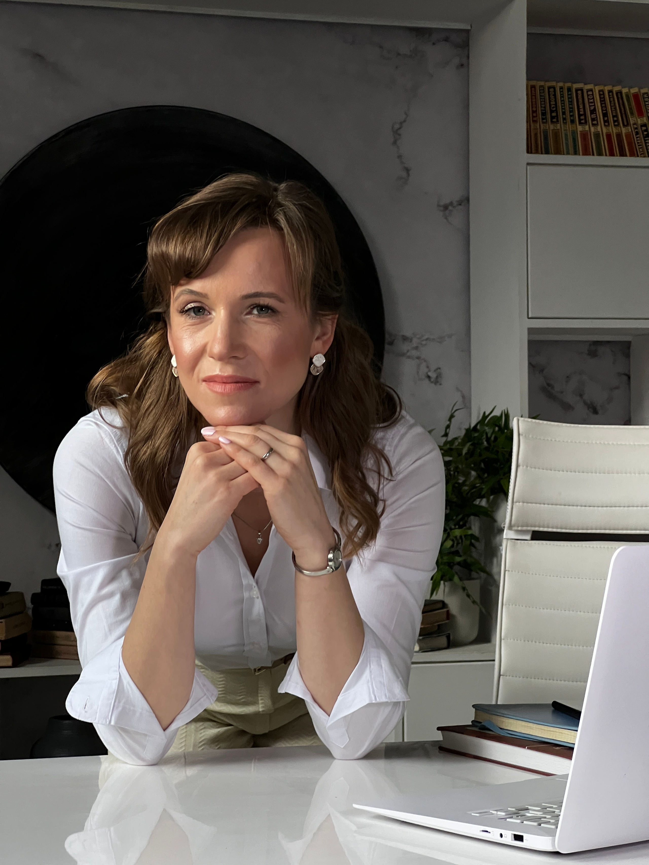 Прайс. Видеомейкер и фотограф Кэтрин.Филм