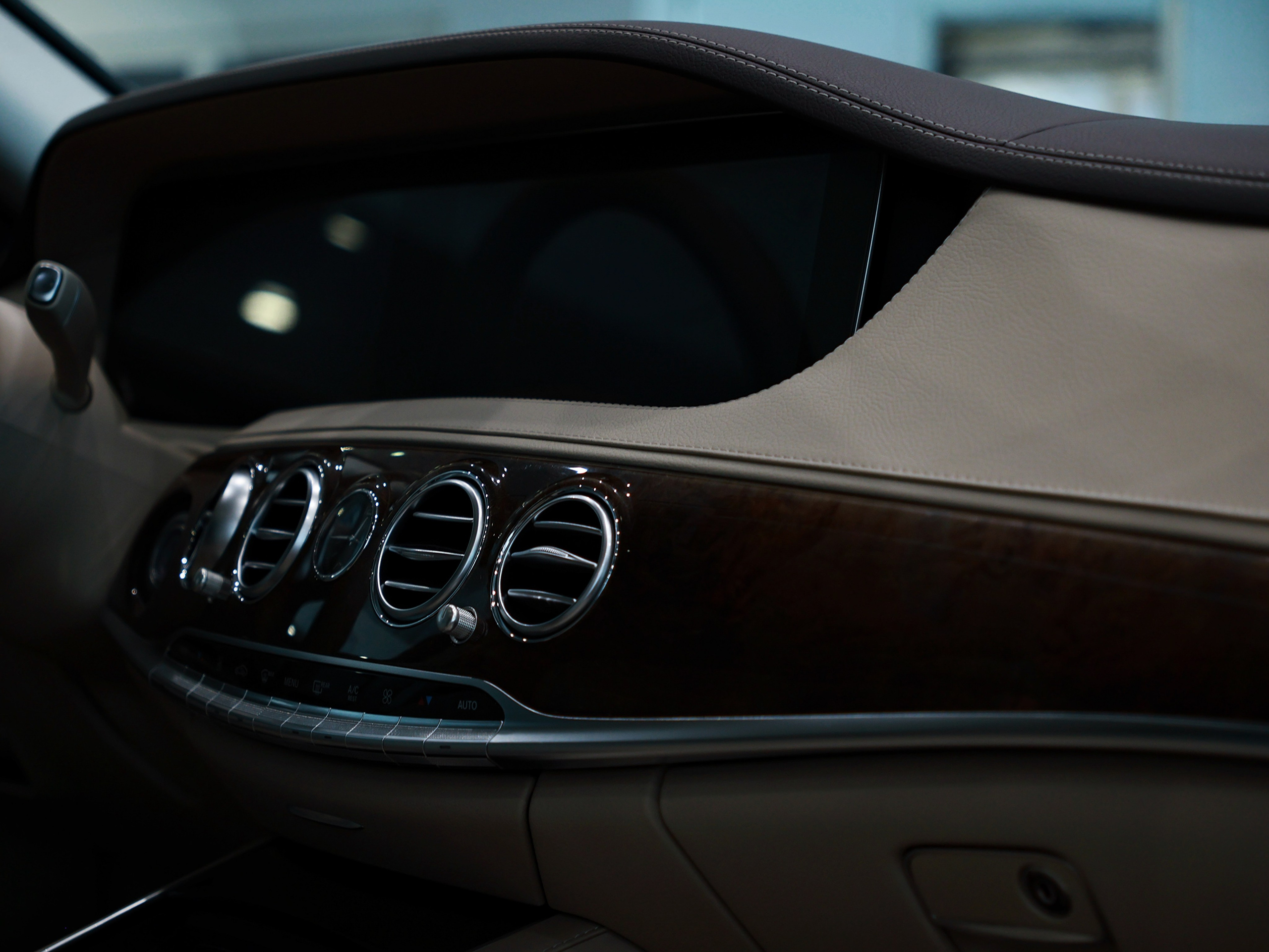 Mercedes-Benz S. Photo-nk