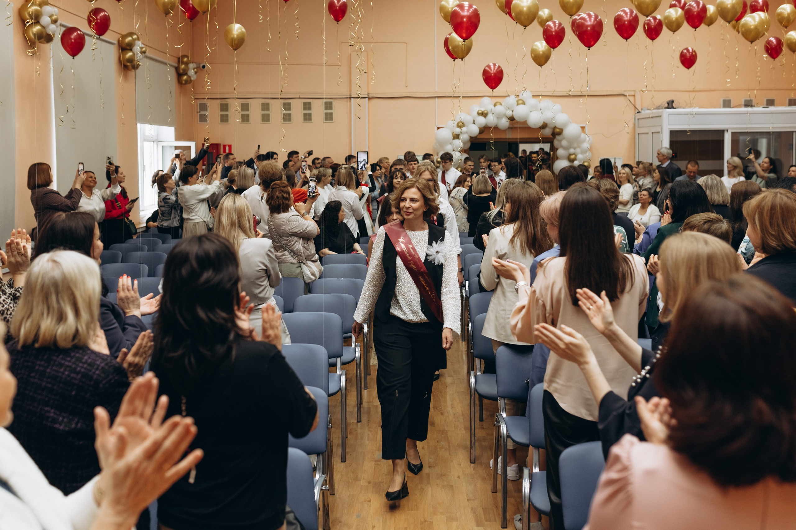Последний звонок концерт+ фотозона. Фотограф Людмила Оюн
