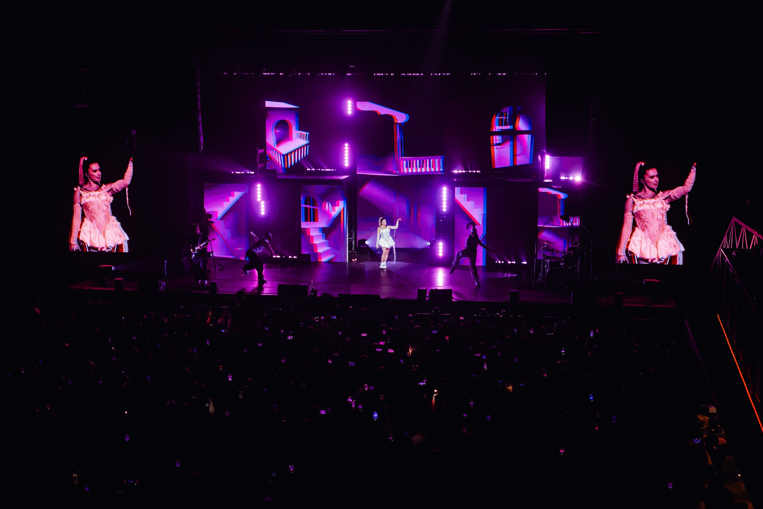 Katya Adushkina / 2023. OOPS