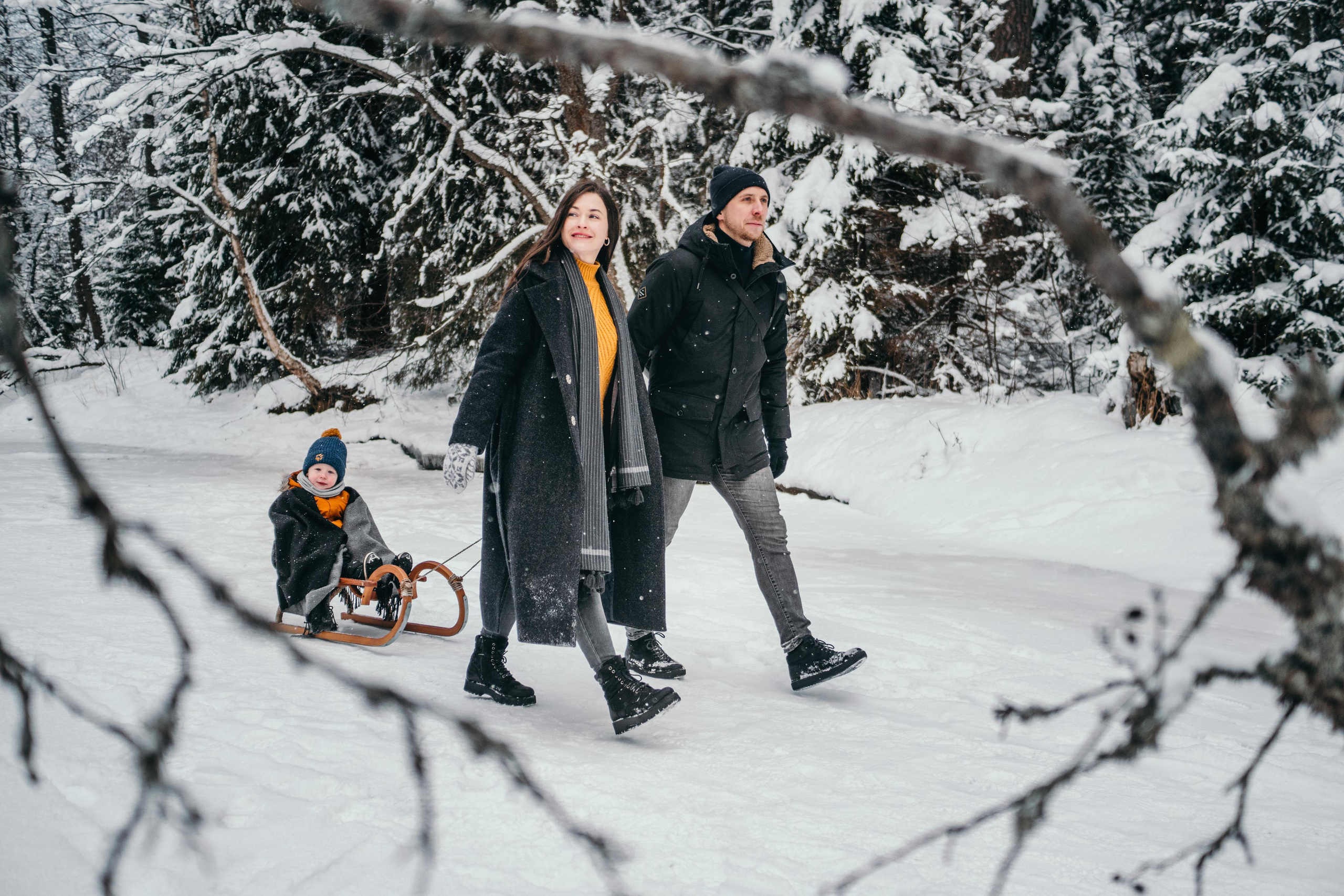 Фотосессия в зимнем лесу в Санкт-Петербурге. Семейный и детский фотограф в Санкт-Петербурге Наталья Григорьева