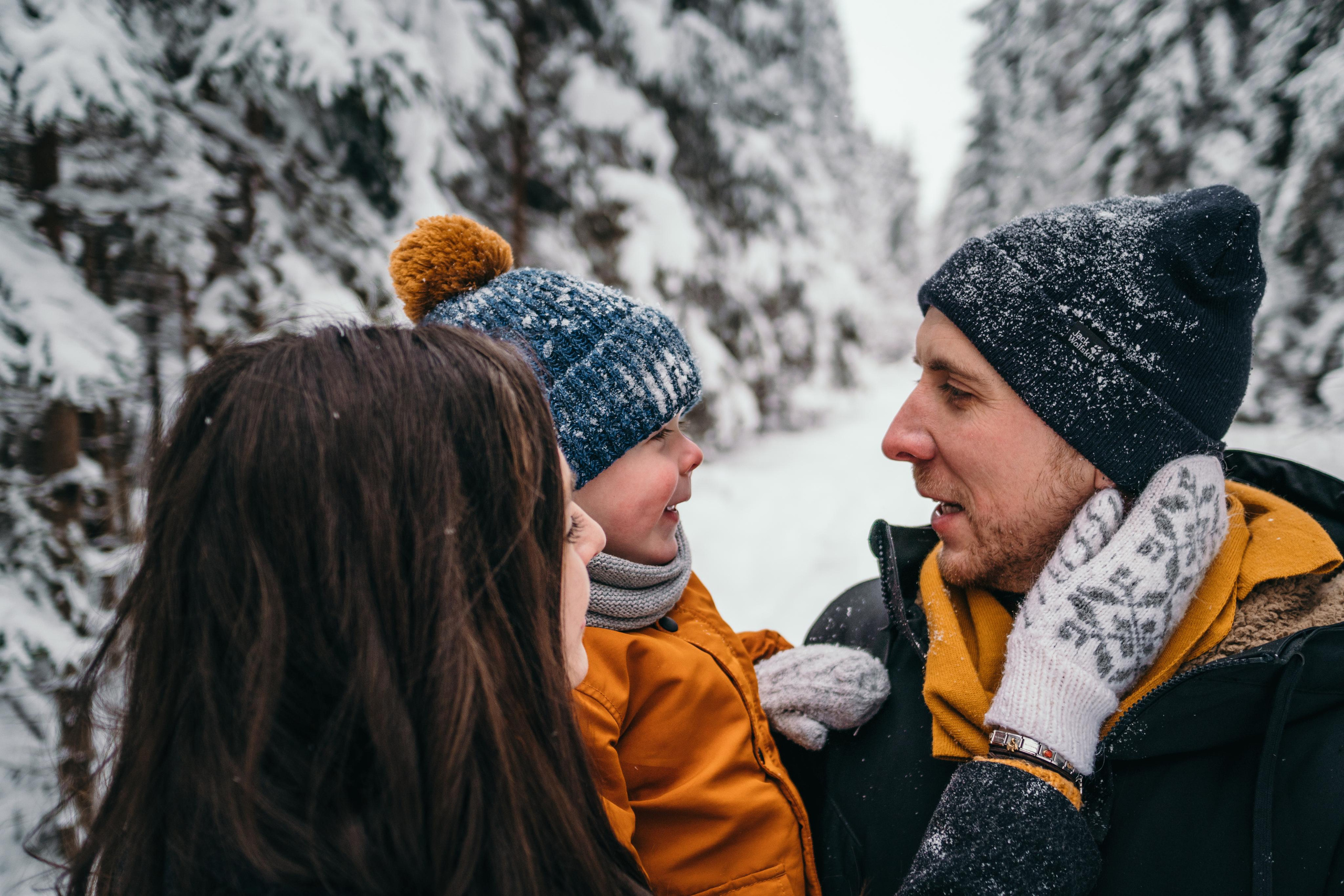 Фотосессия в зимнем лесу в Санкт-Петербурге. Семейный и детский фотограф в Санкт-Петербурге Наталья Григорьева