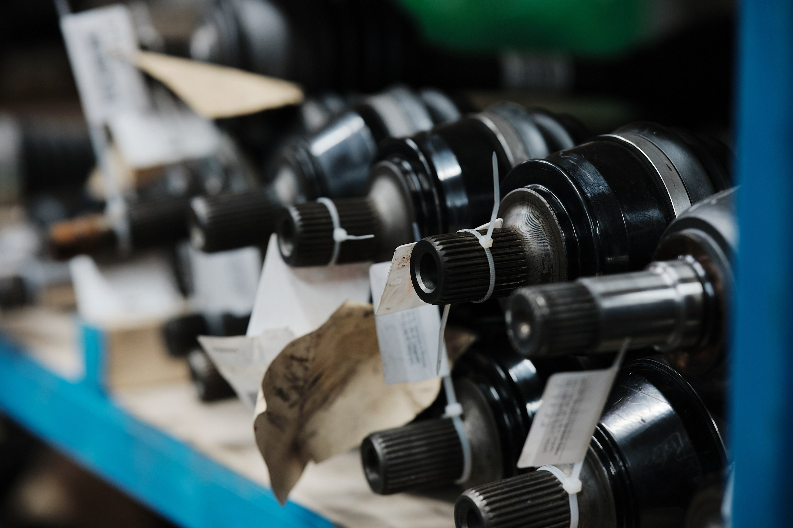 «Передняя подвеска Mercedes-Benz GLE W167 оригинальная запчасть»«Задняя пневматическая подвеска Mercedes-Benz GLS X167 с амортизаторами»«Комплект подвески Mercedes-Benz ML W166 с пружинами и рычагами»«Пневматическая подвеска Mercedes-Maybach S-Class W223 оригинал»«Амортизатор передний Mercedes-Benz GLC X253 для замены»ALT-тексты для коробок передач Mercedes-Benz«Автоматическая коробка передач 9G-Tronic Mercedes-Benz S-Class W222»«АКПП Mercedes-Benz GLE W167 оригинальная запчасть»«Коробка передач Mercedes-Benz ML W166 с электронным управлением»«Трансмиссия Mercedes-Maybach GLS X167 новая оригинальная деталь»«Коробка передач Mercedes-Benz GLC X253 автоматическая 9-ступенчатая»ALT-тексты для ходовой части Mercedes-Benz«Рычаг подвески передний Mercedes-Benz GLE W167 оригинал»«Шаровая опора Mercedes-Benz GLS X167 для замены»«Пружина подвески задняя Mercedes-Benz ML W166 новая»«Стойка стабилизатора Mercedes-Maybach S-Class W223 оригинальная»«Рулевая рейка Mercedes-Benz GLC X253 с усилителем»ALT-тексты для тормозных систем Mercedes-Benz«Тормозной диск передний Mercedes-Benz GLE W167 оригинальная запчасть»«Тормозной суппорт Mercedes-Benz GLS X167 с электрическим ручником»«Тормозные колодки Mercedes-Benz ML W166 комплект для замены»«ABS датчик Mercedes-Maybach S-Class W223 оригинал»«Тормозной диск задний Mercedes-Benz GLC X253 с вентиляцией»