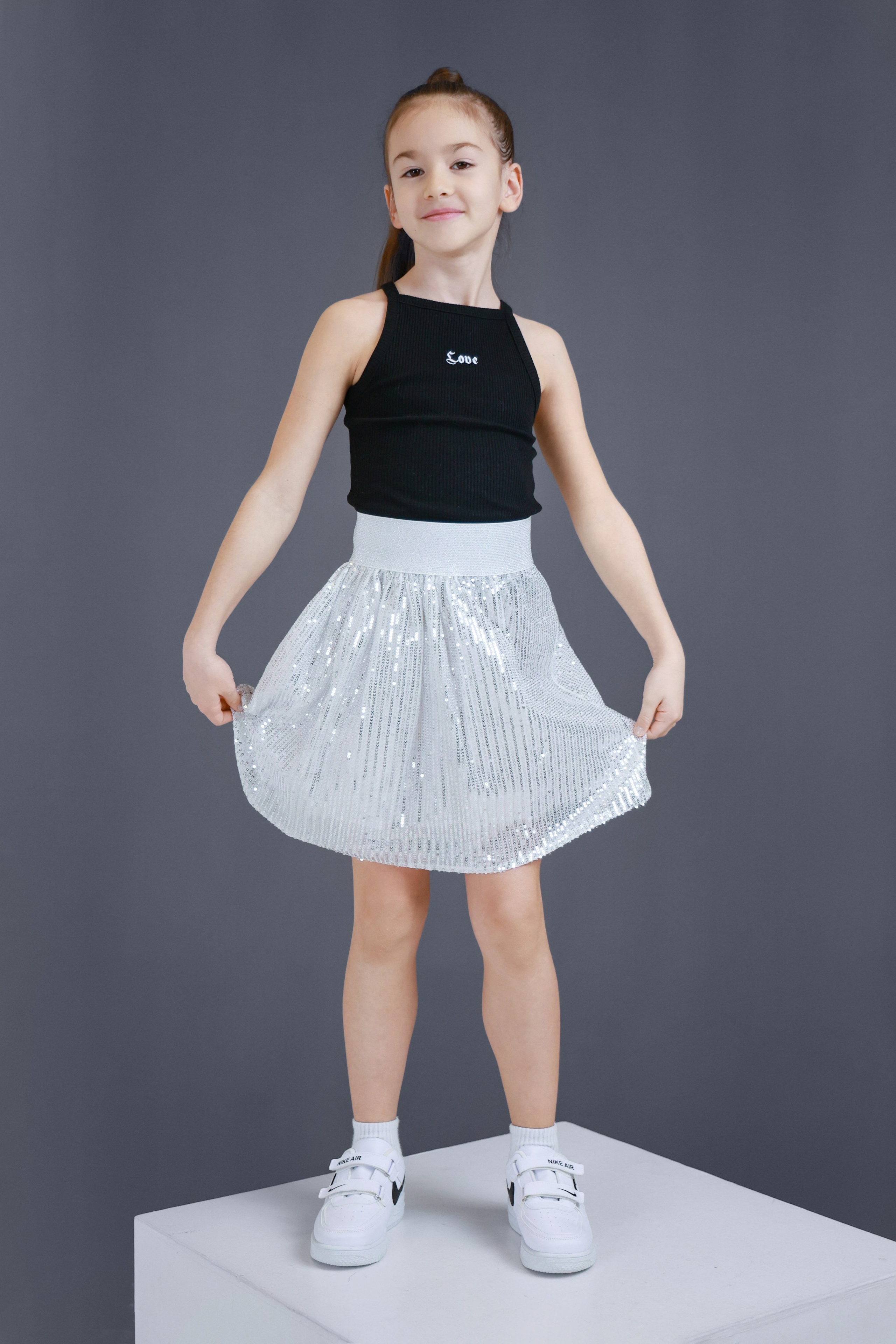 Фото детских платьев для рекламы на маркетплейсах. Фотограф, видеограф