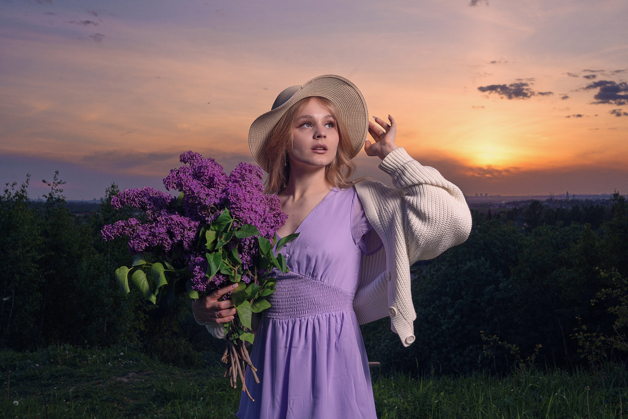 Съемка Кати на закате в поле. Фотограф Светлана Боровикова в Домодедове