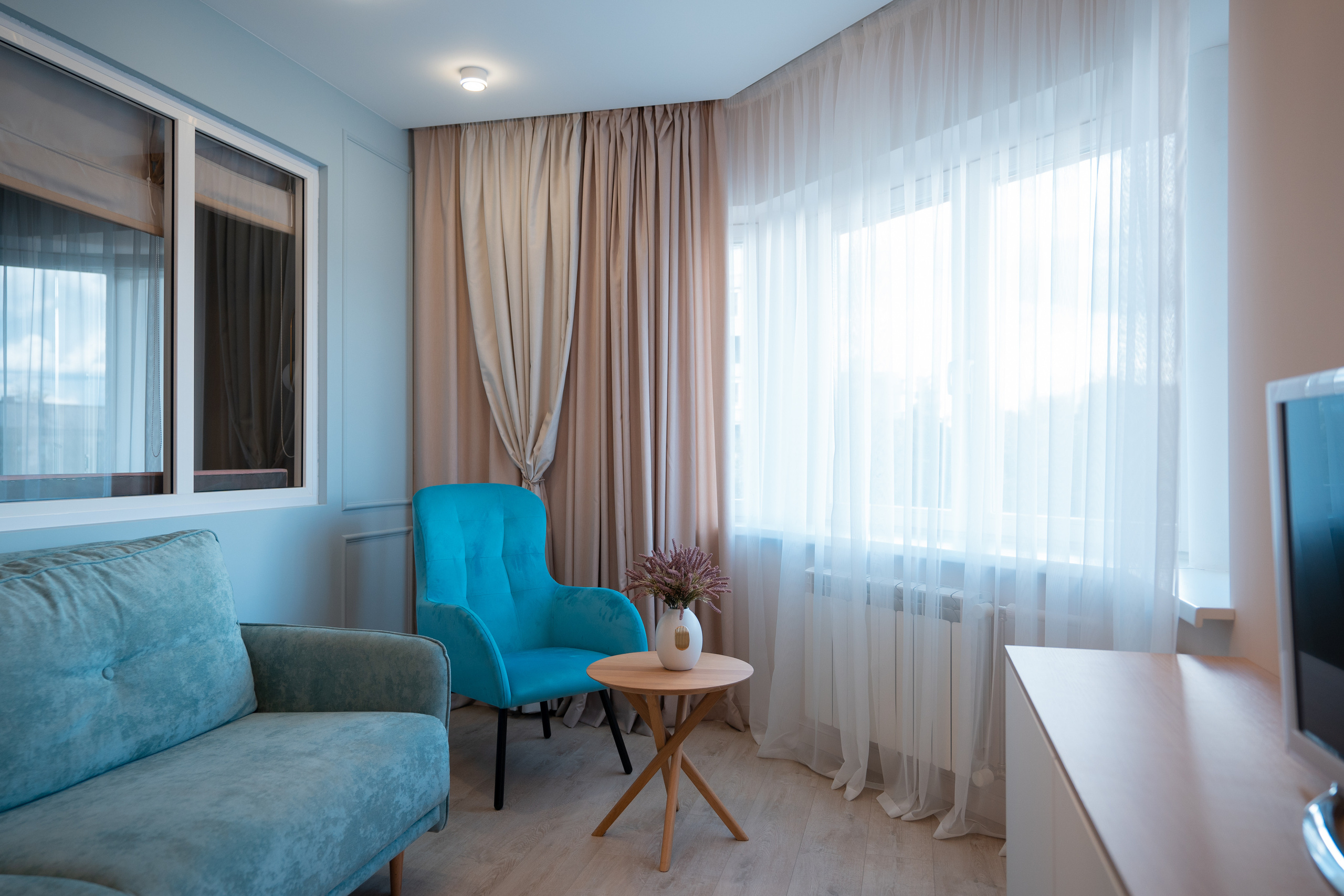 Яркая атмосферная квартира с изюминкой спальня-гостиная. Батракова Наталья дизайнер интерьеров Санкт-Петербург Москва Архангель