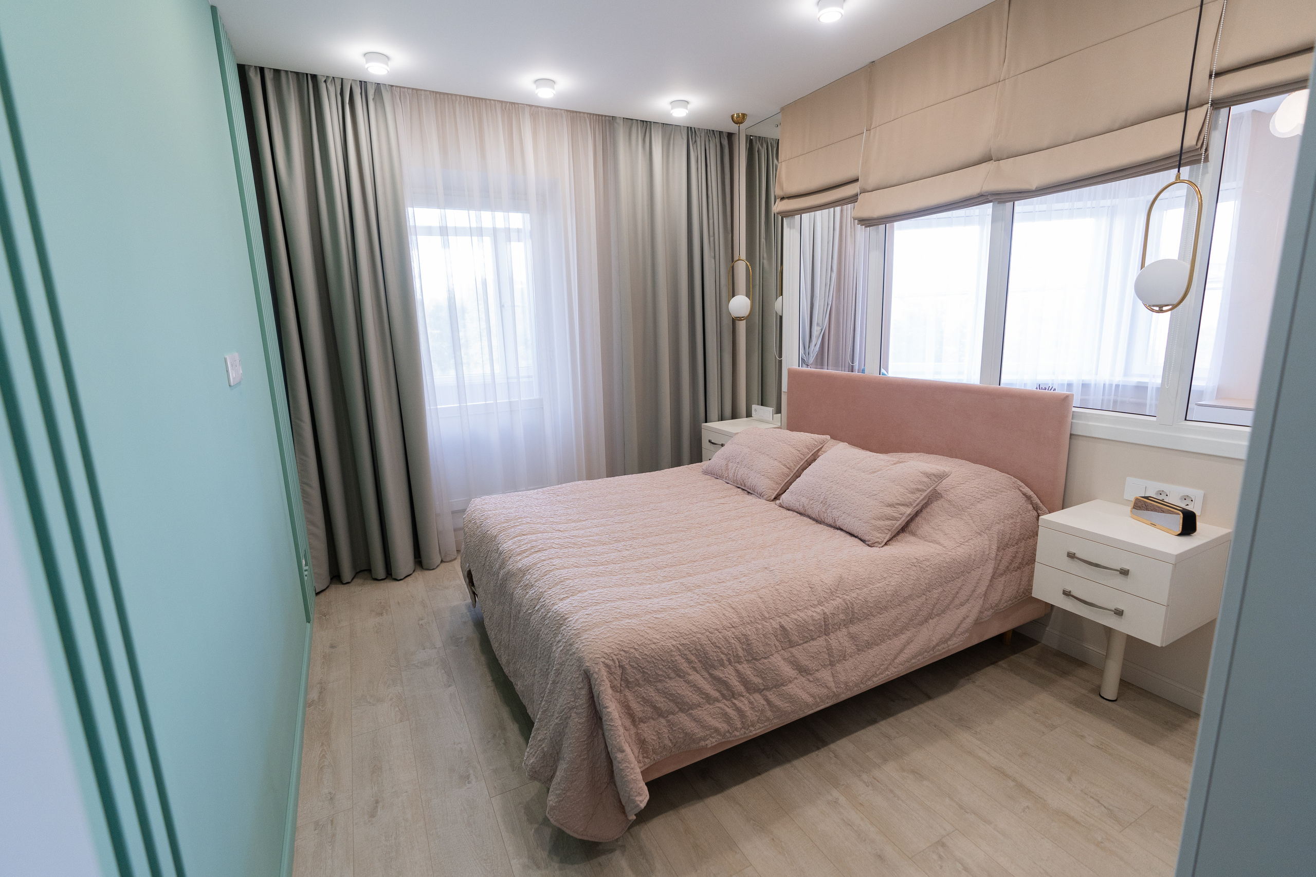 Яркая атмосферная квартира с изюминкой спальня-гостиная. Батракова Наталья дизайнер интерьеров Санкт-Петербург Москва Архангель