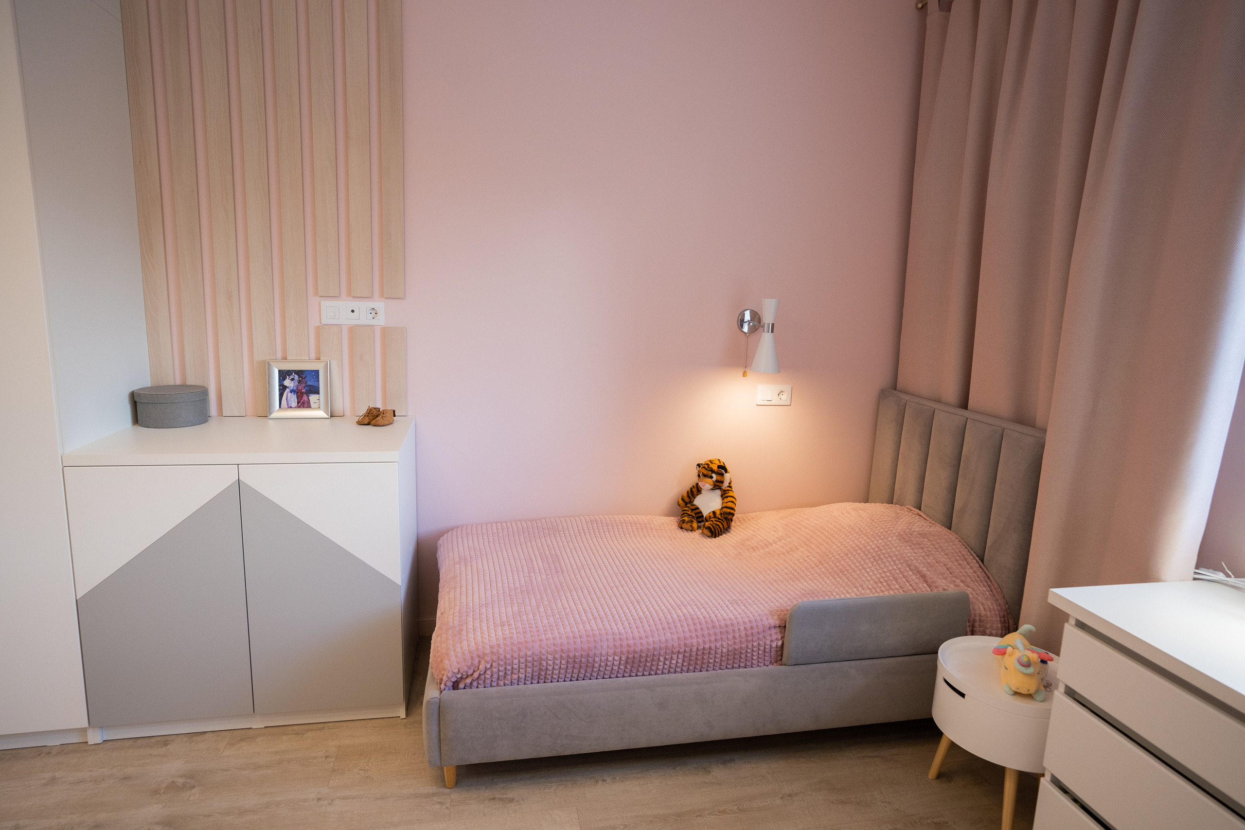 Яркая атмосферная квартира с изюминкой спальня-гостиная. Батракова Наталья дизайнер интерьеров Санкт-Петербург Москва Архангель