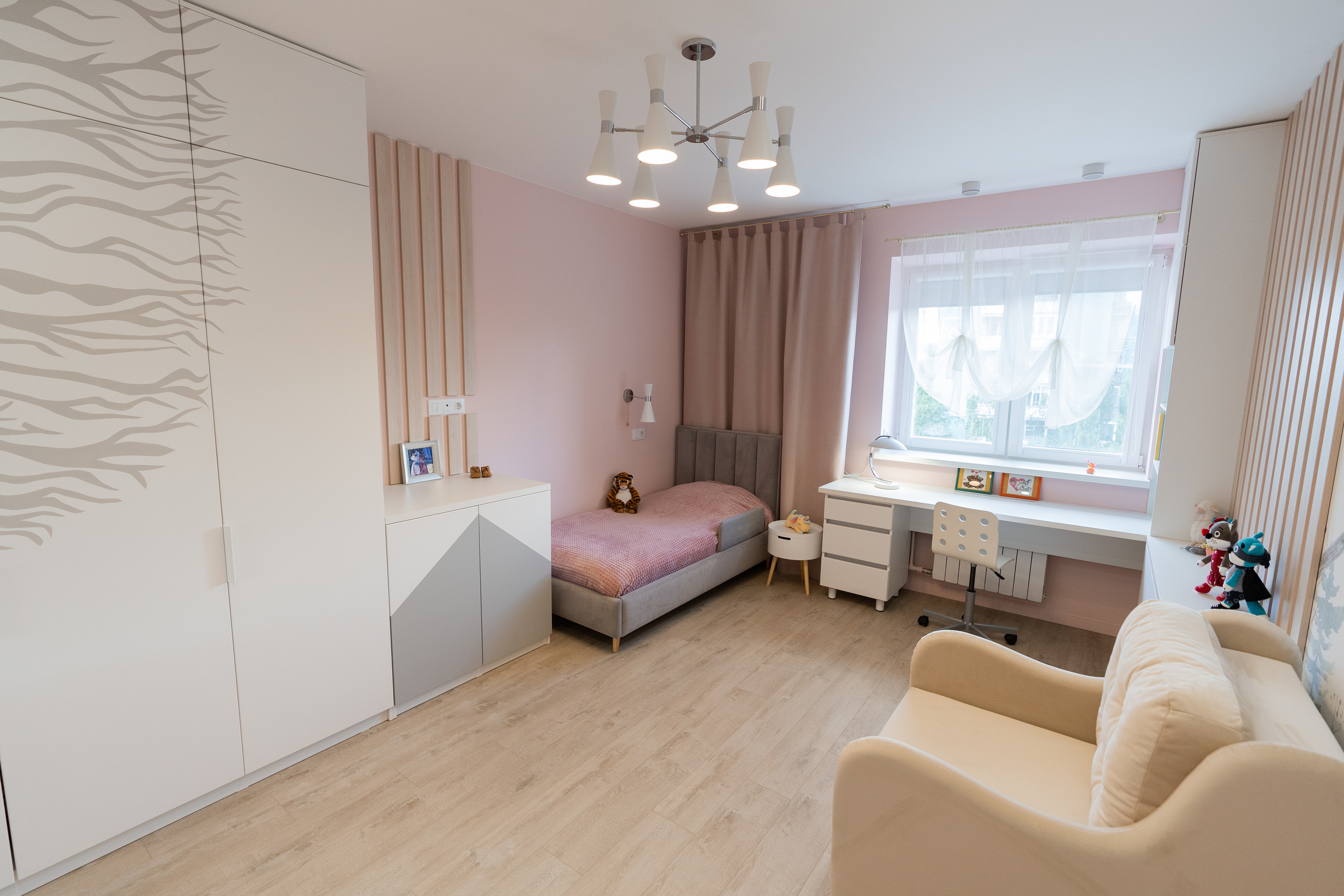 Яркая атмосферная квартира с изюминкой спальня-гостиная. Батракова Наталья дизайнер интерьеров Санкт-Петербург Москва Архангель