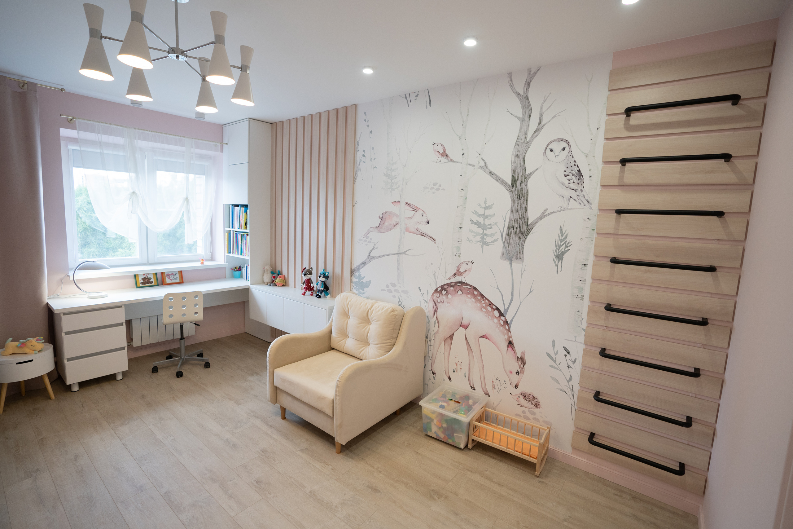 Яркая атмосферная квартира с изюминкой спальня-гостиная. Батракова Наталья дизайнер интерьеров Санкт-Петербург Москва Архангель