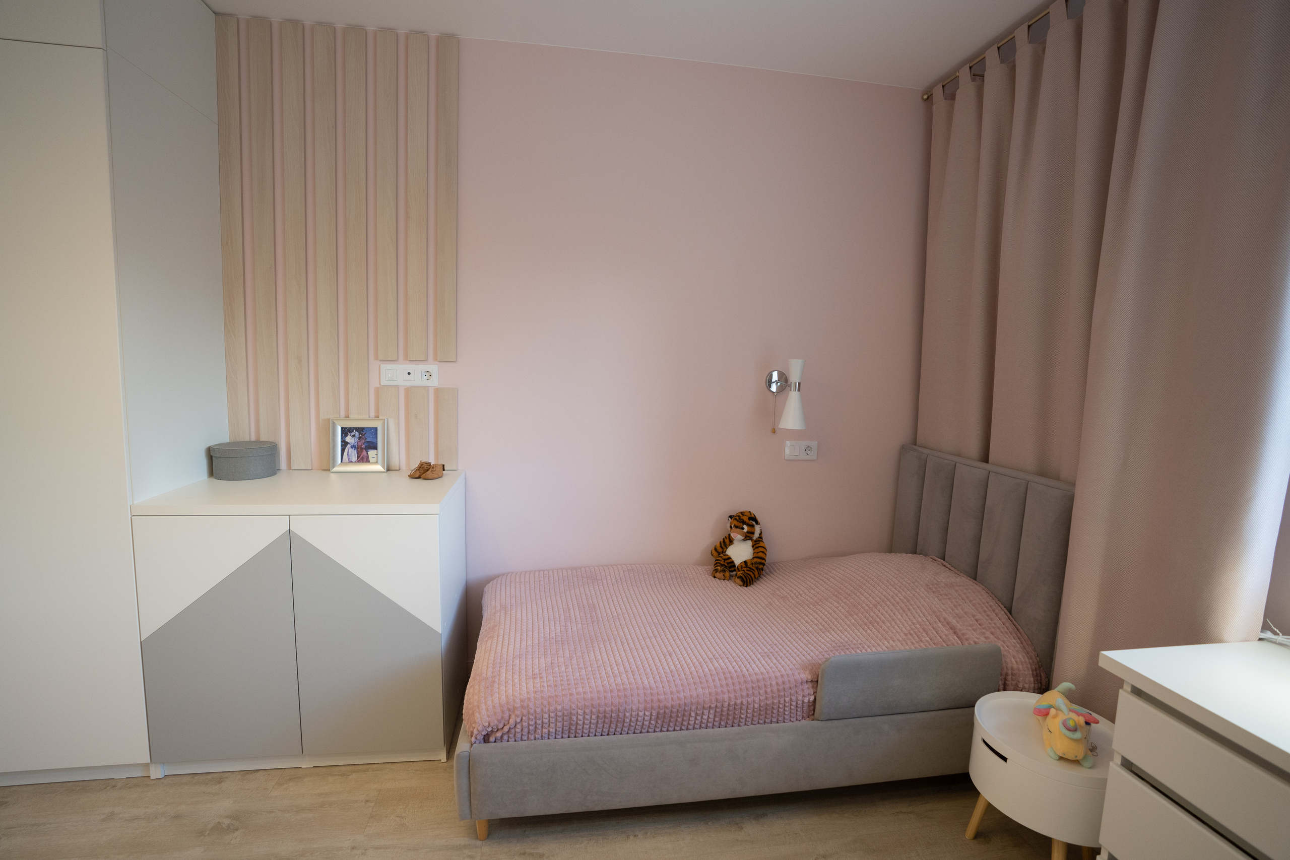 Яркая атмосферная квартира с изюминкой спальня-гостиная. Батракова Наталья дизайнер интерьеров Санкт-Петербург Москва Архангель