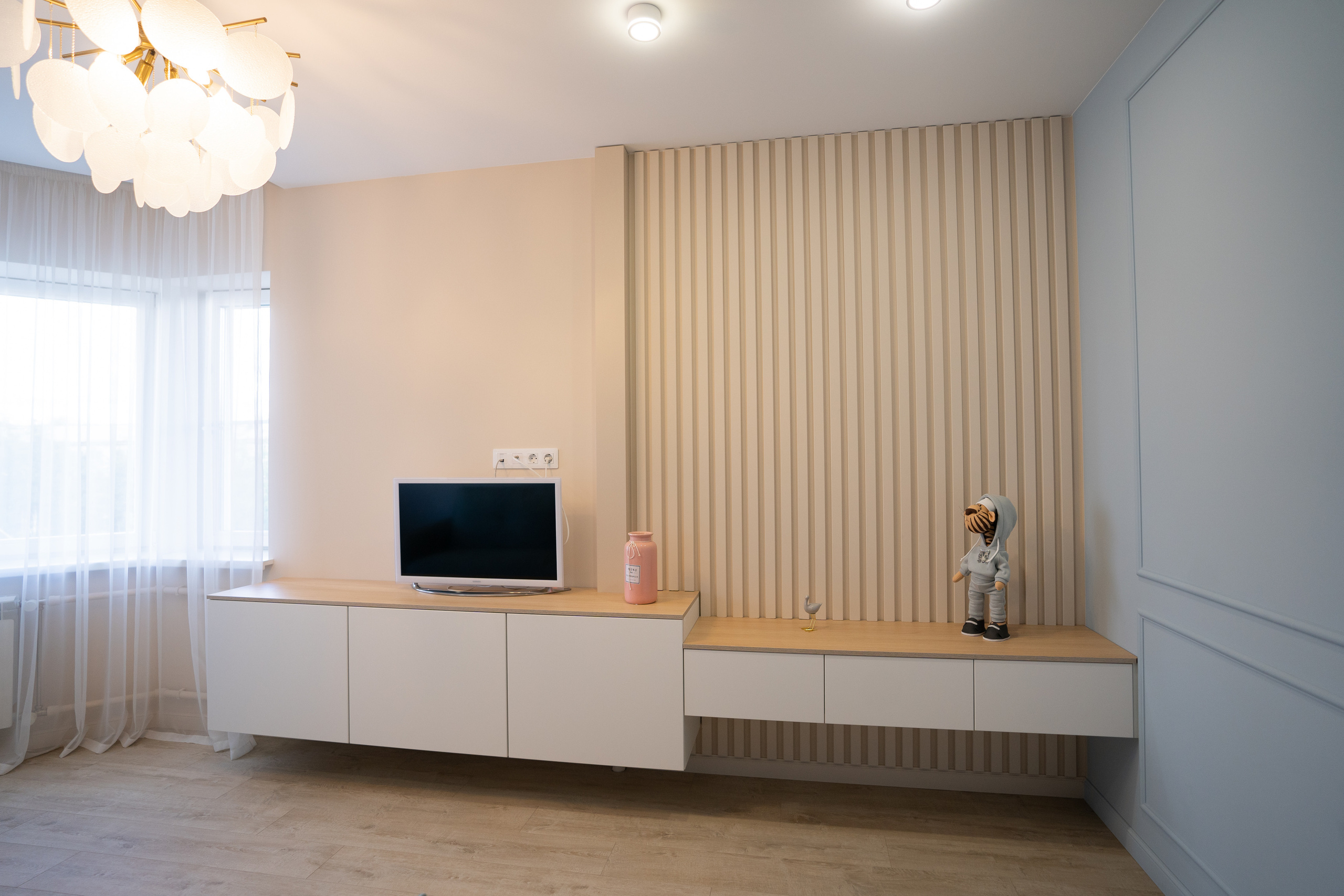 Яркая атмосферная квартира с изюминкой спальня-гостиная. Батракова Наталья дизайнер интерьеров Санкт-Петербург Москва Архангель