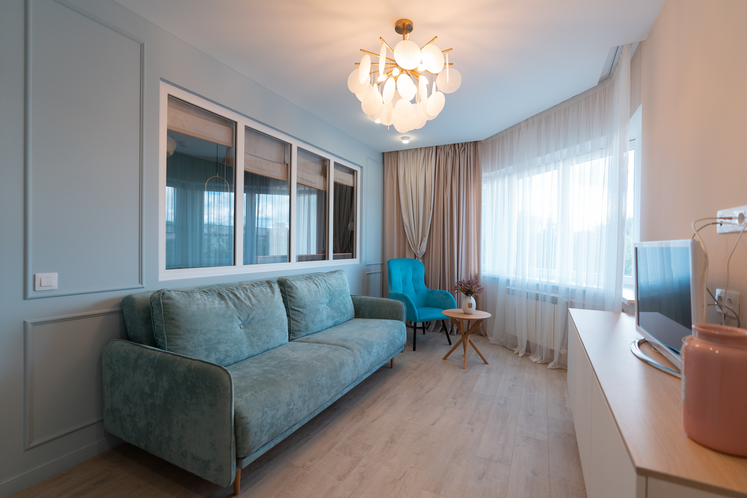 Яркая атмосферная квартира с изюминкой спальня-гостиная. Батракова Наталья дизайнер интерьеров Санкт-Петербург Москва Архангель