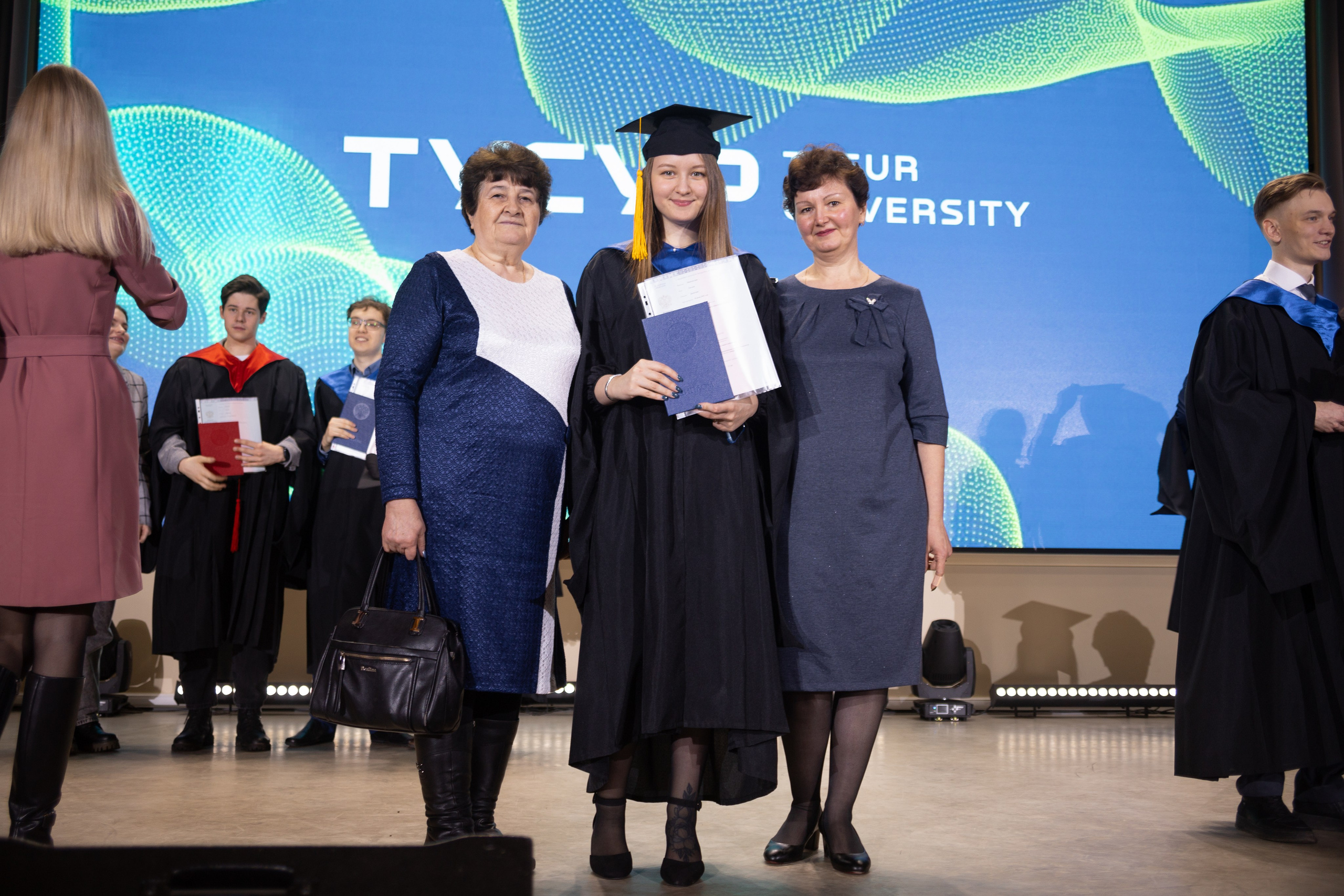 Дипломы ТУСУР. Женский и семейный фотограф в Томске Алиса Качан