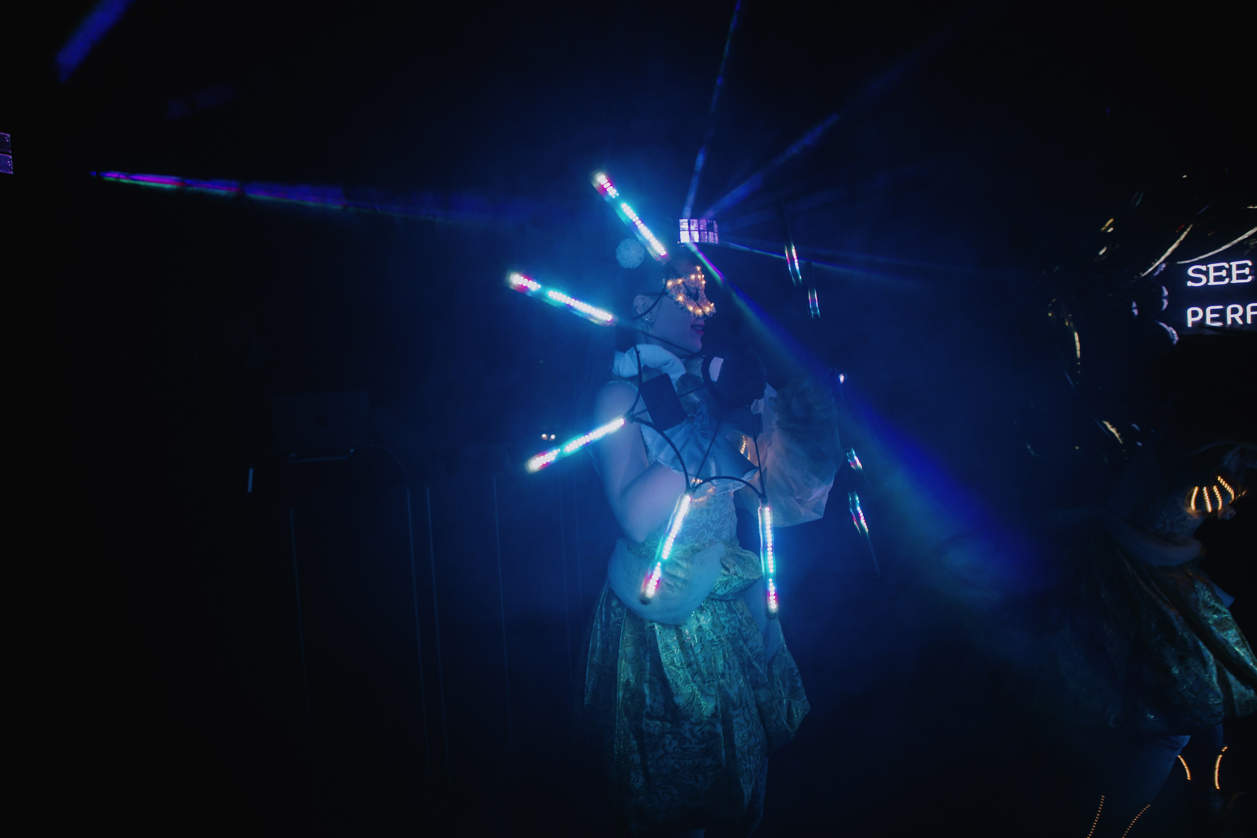 See `You Perfume. Фотограф в Москве и Санкт-Петербурге Дарина