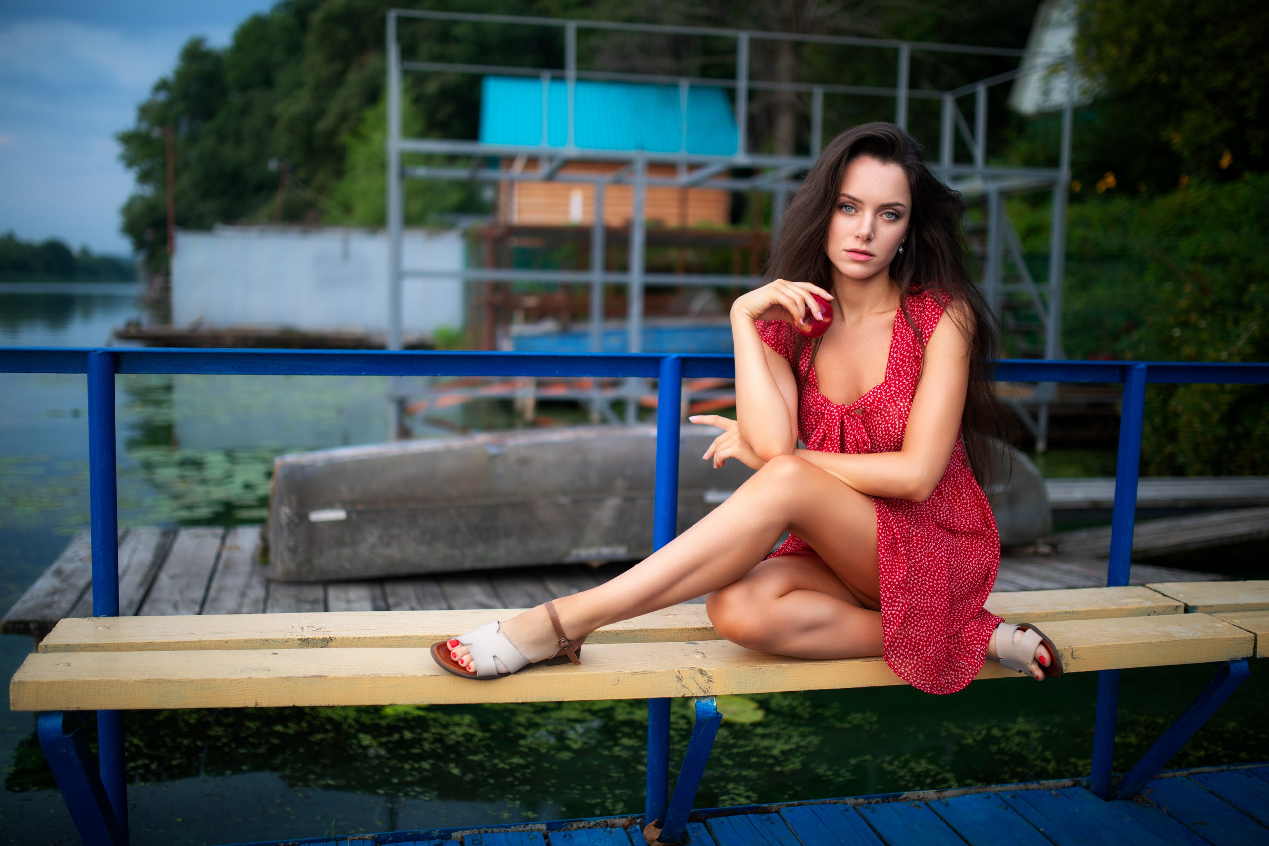 Съемка с Екатериной на рассвете на берегу реки