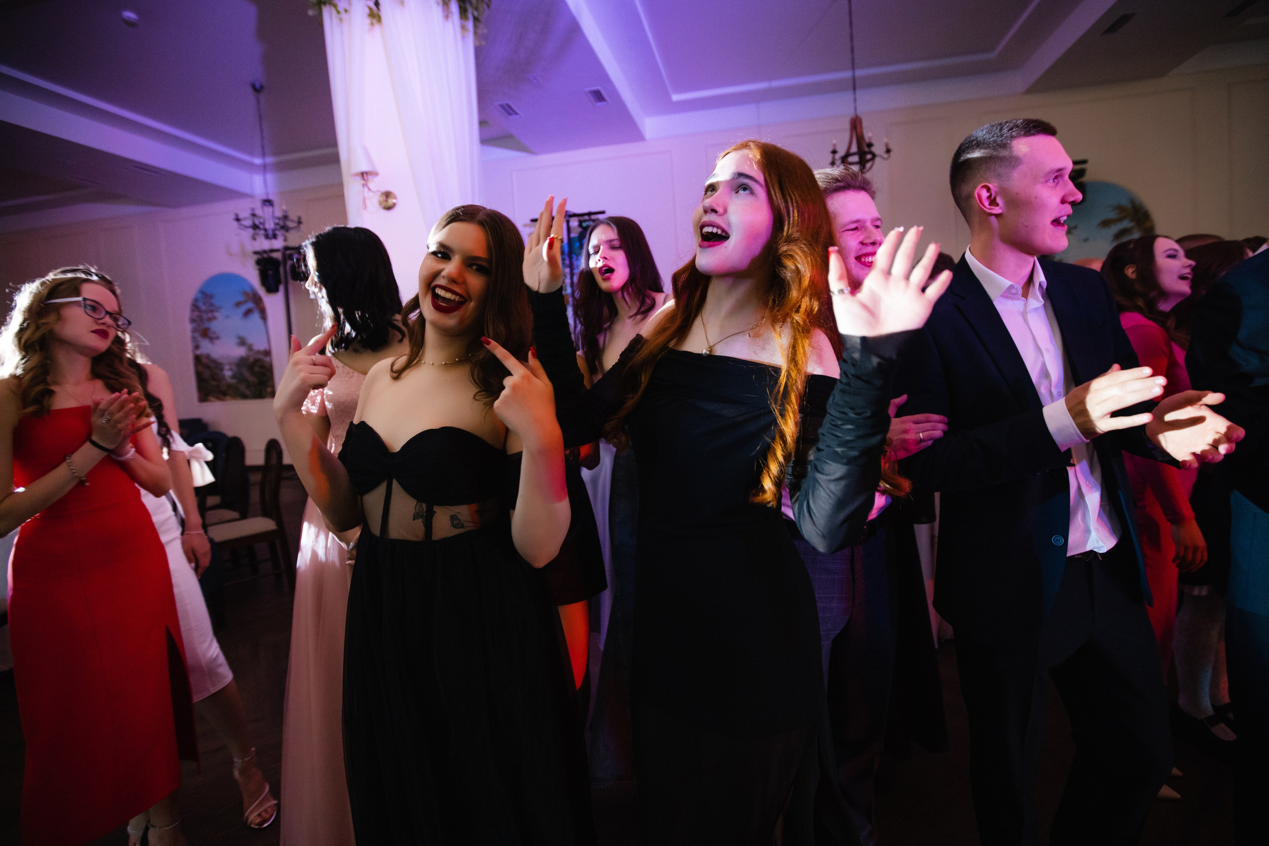 Выпускной Гимназия 1. Роман Урумбаев фотограф Нижневартовск