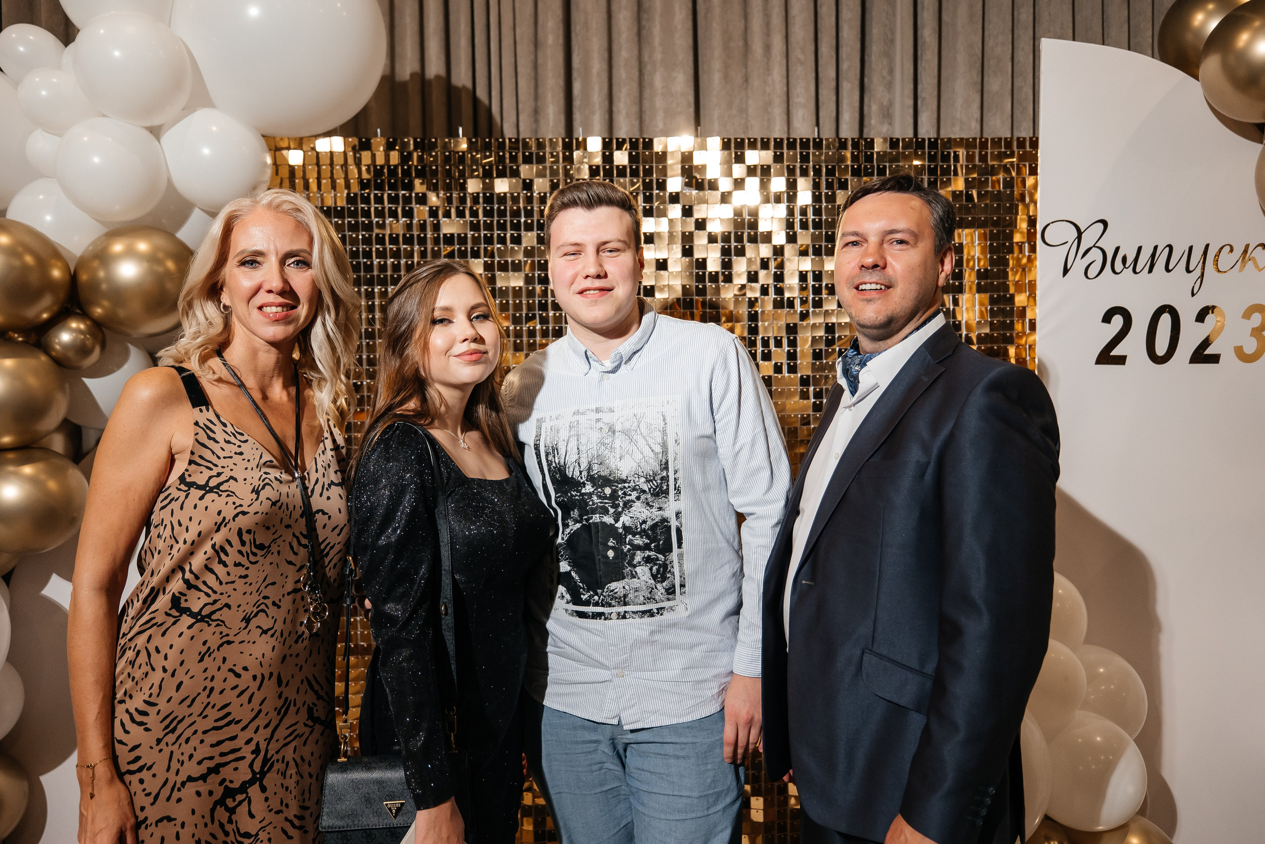 2023-06-23 Выпускной МБОУ СОШ № 10. Фотограф в Красноярске