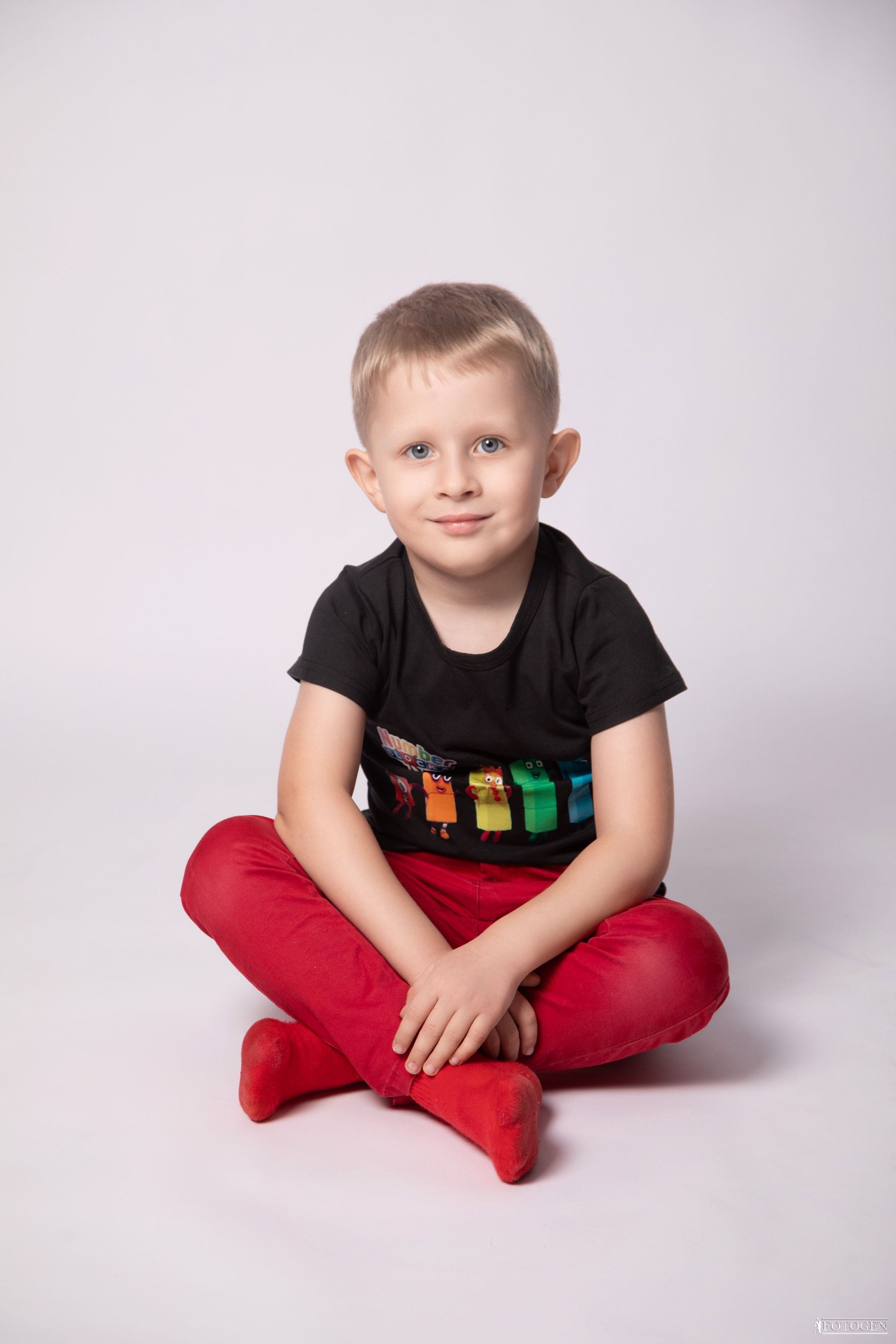 Фотосессия Мальчиков до 6 лет в Студии — Fotogen. Интерьерная фотостудия FOTOGEN г. Краснодар