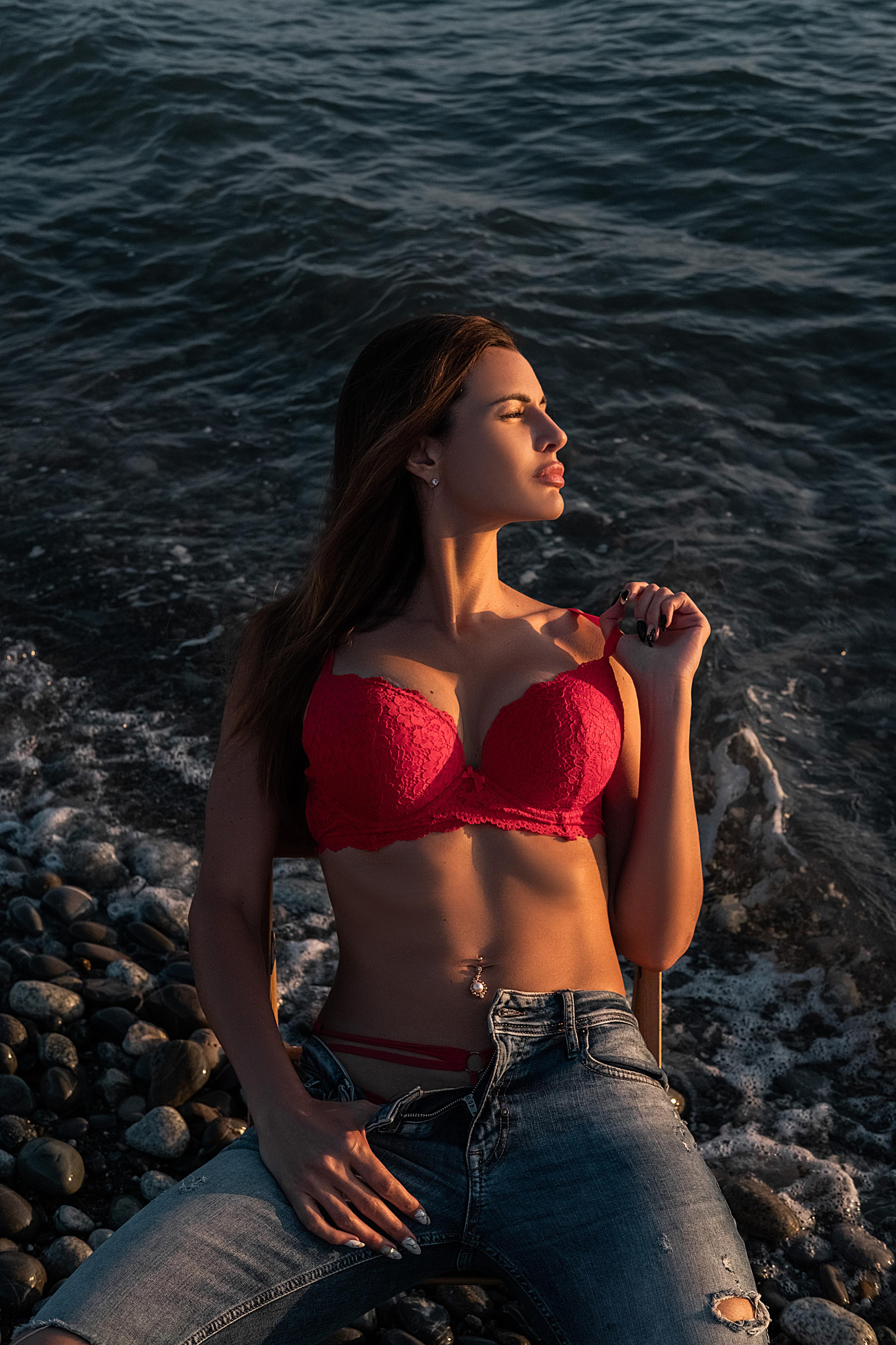 Индивидуальная фотосессия на море по доступным ценам. Свадебный фотограф в Абхазии, Сухум, Гагра, Сочи