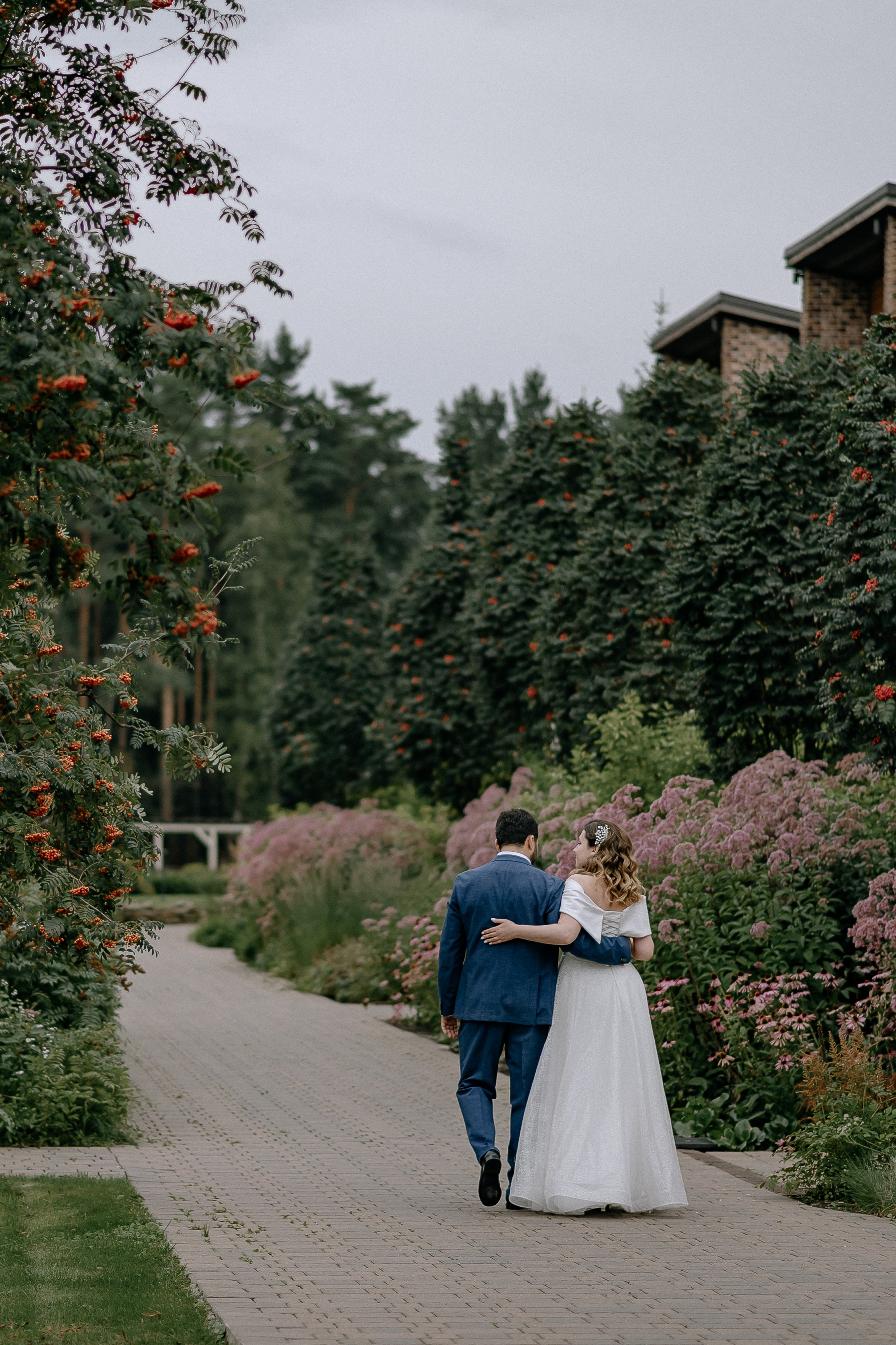 Свадебная фотосессия и выездная регистрация в Artiland. Свадебный фотограф Москва — Сергей и Татьяна