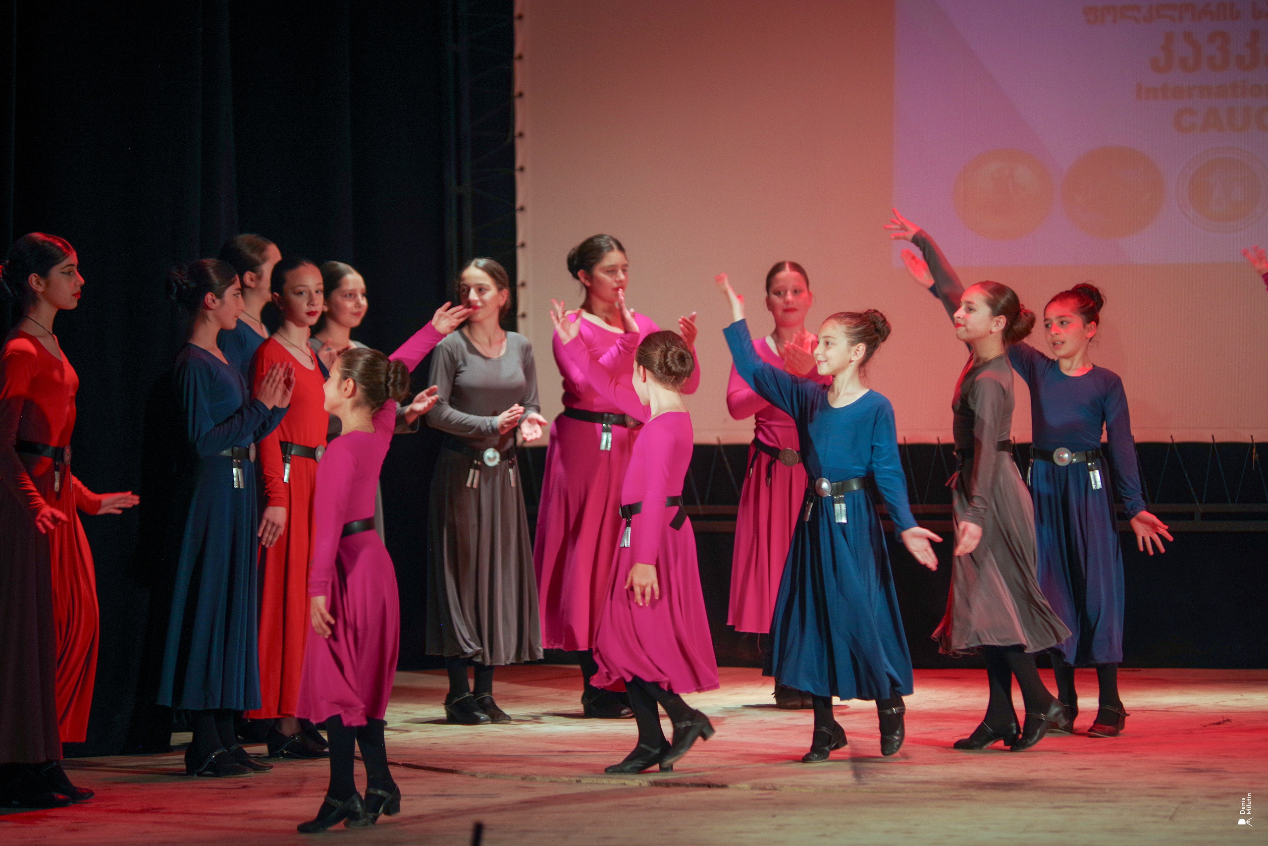 Танцы в прекрасном Они. Портретный фотограф Денис Милютин