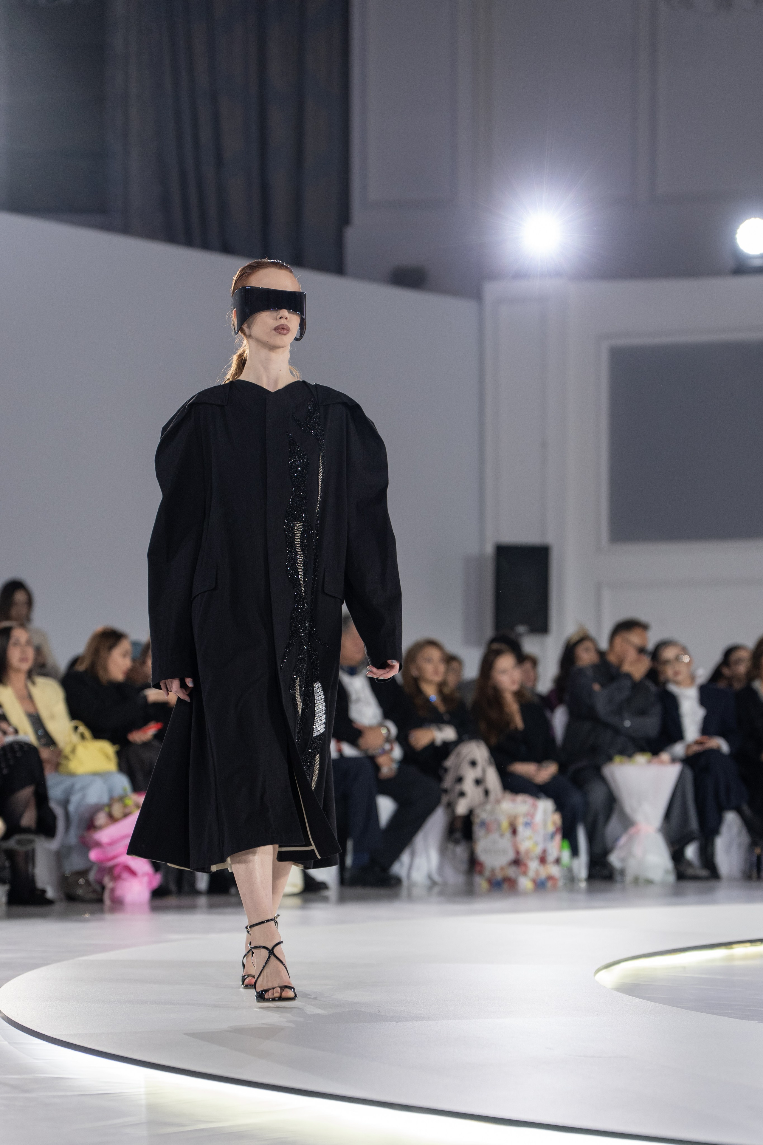 Дизайнер Alexey Czhen. Сайт Алматинского НЮ АРТ, будуар и фэшн фотографа Дениса Карпенко