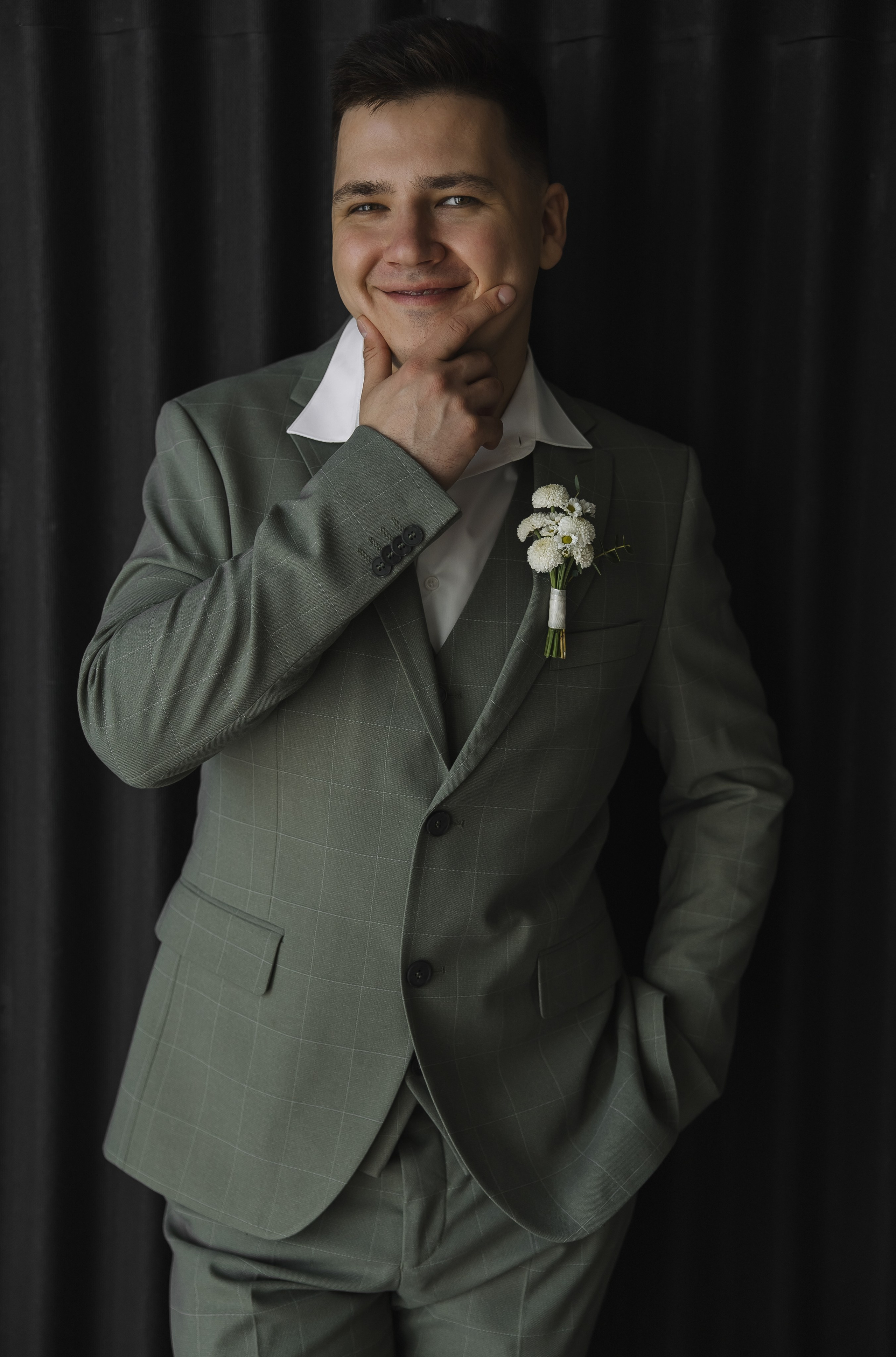 Костюм жениха Красноярск, мужчкие костюмы красноярск