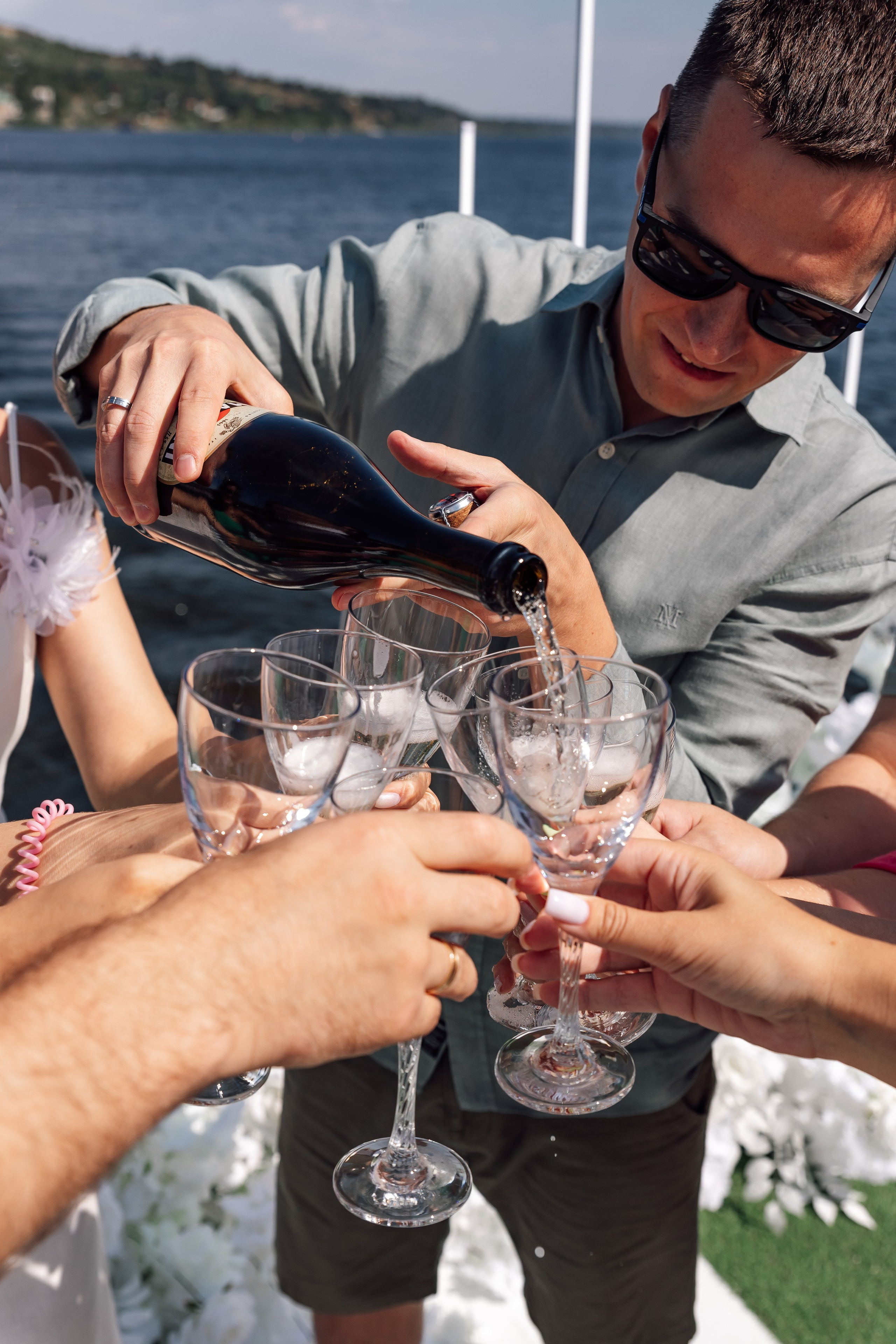 Александра и Геннадий. Яхта. Свадебный фотограф в Саратове