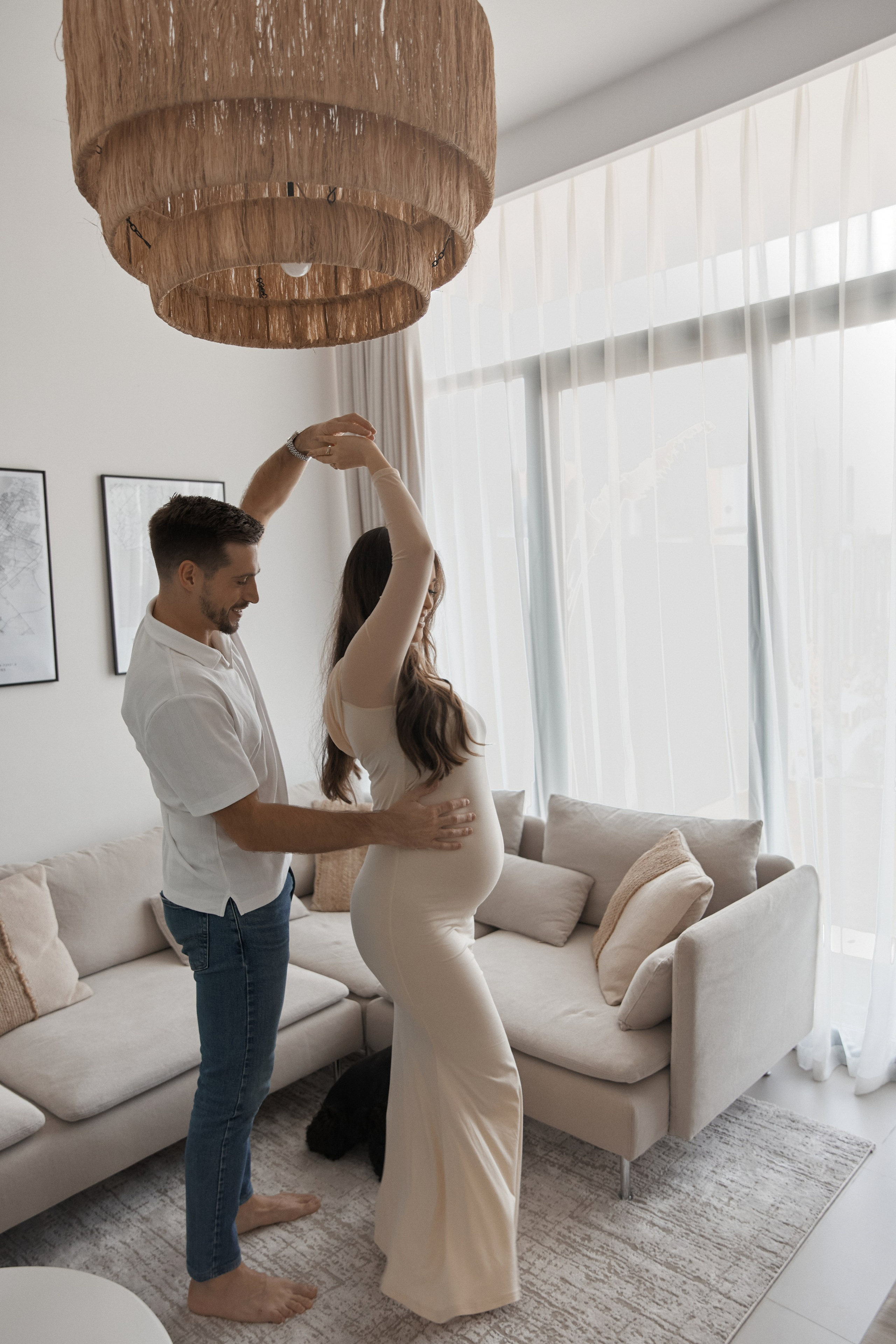 Cozy Pregnancy Photoshoot Dubai | At-Home Comfort