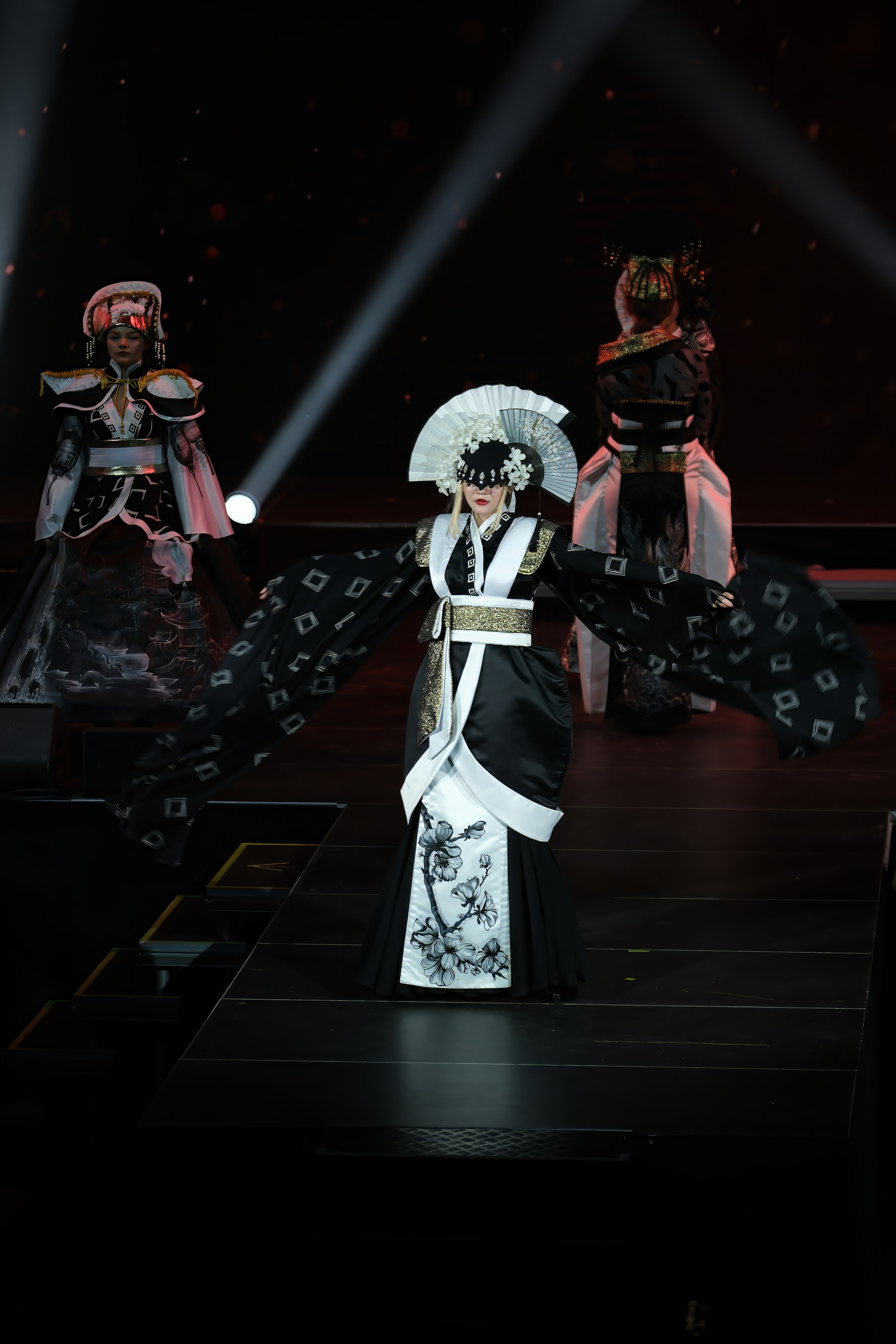 Подиумный спектакль «Стиль Надежды». Добро пожаловать в студию «Цифровой скульптор»  где искусство встречается с технологиями!