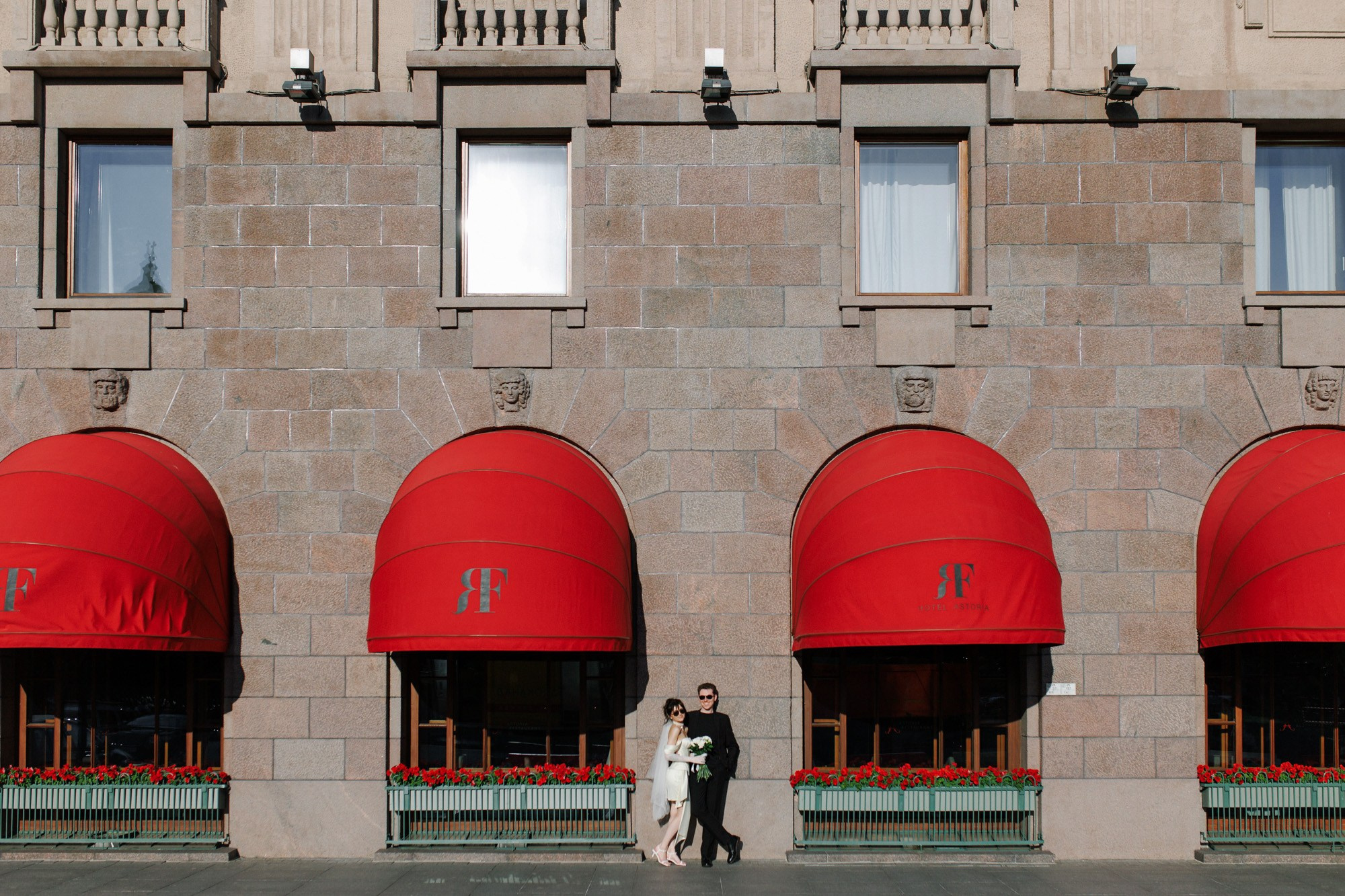 Свадебная фотосессия на Исаакиевской площади. Свадебный фотограф СПБ