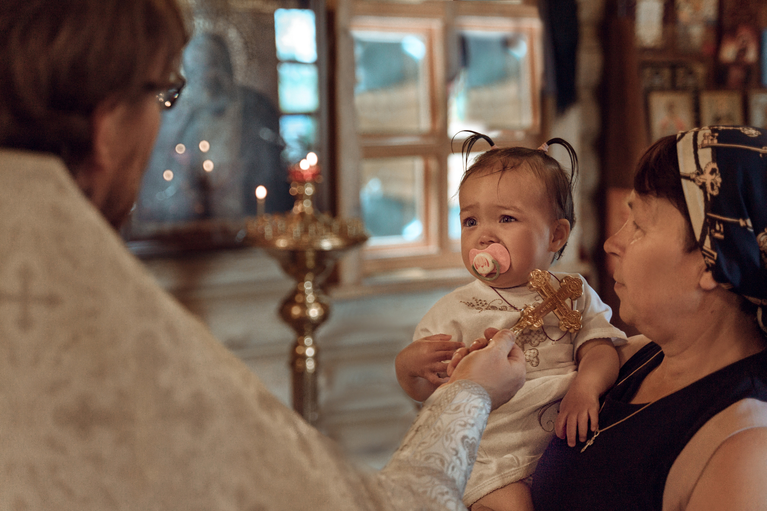 Крещение Даины. Семейный фотограф и фотограф Таинств Крещения (Венчания) г. Саратов