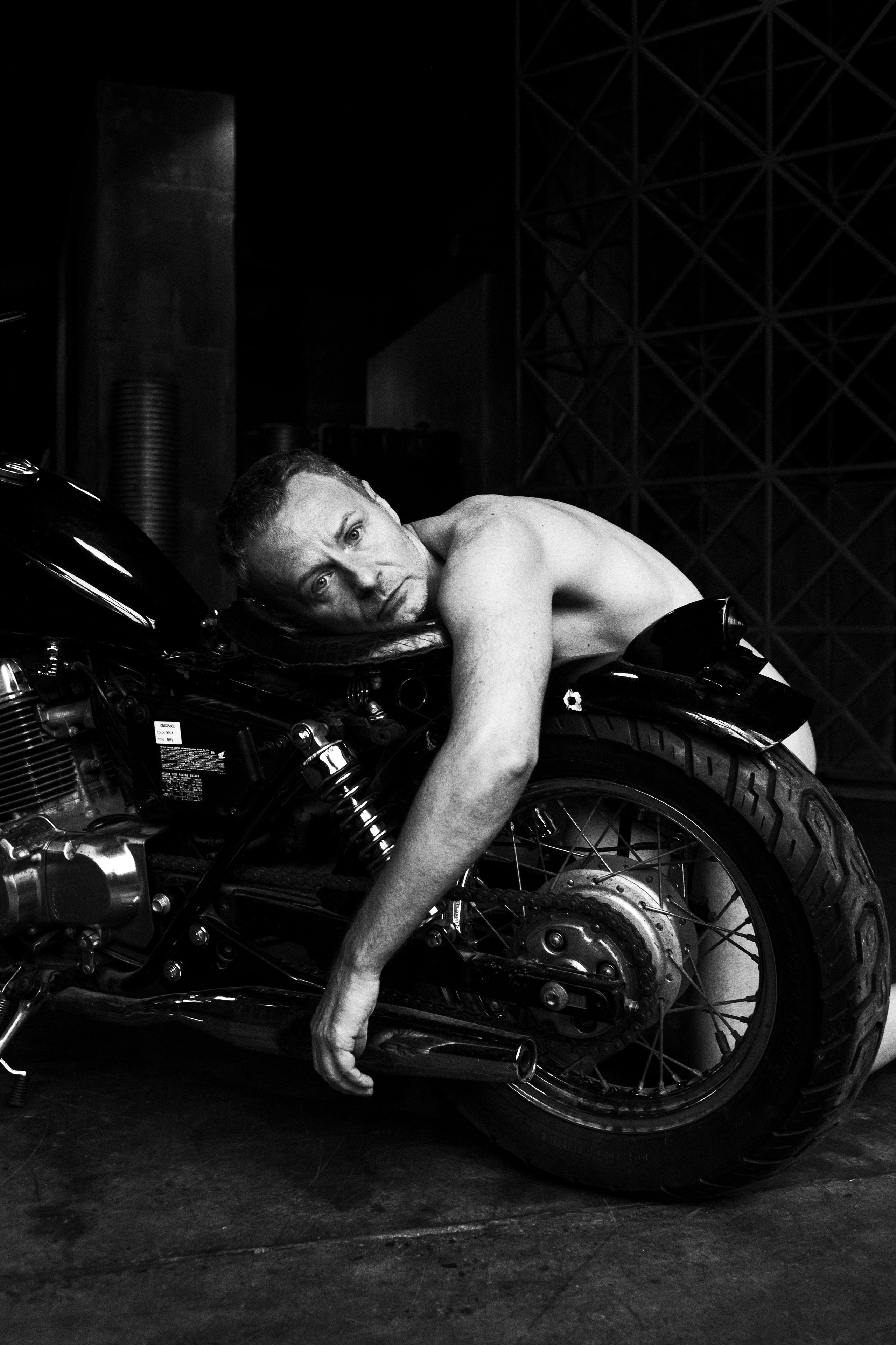 Алекс (18+). Фотограф в Москве Лера Юдина