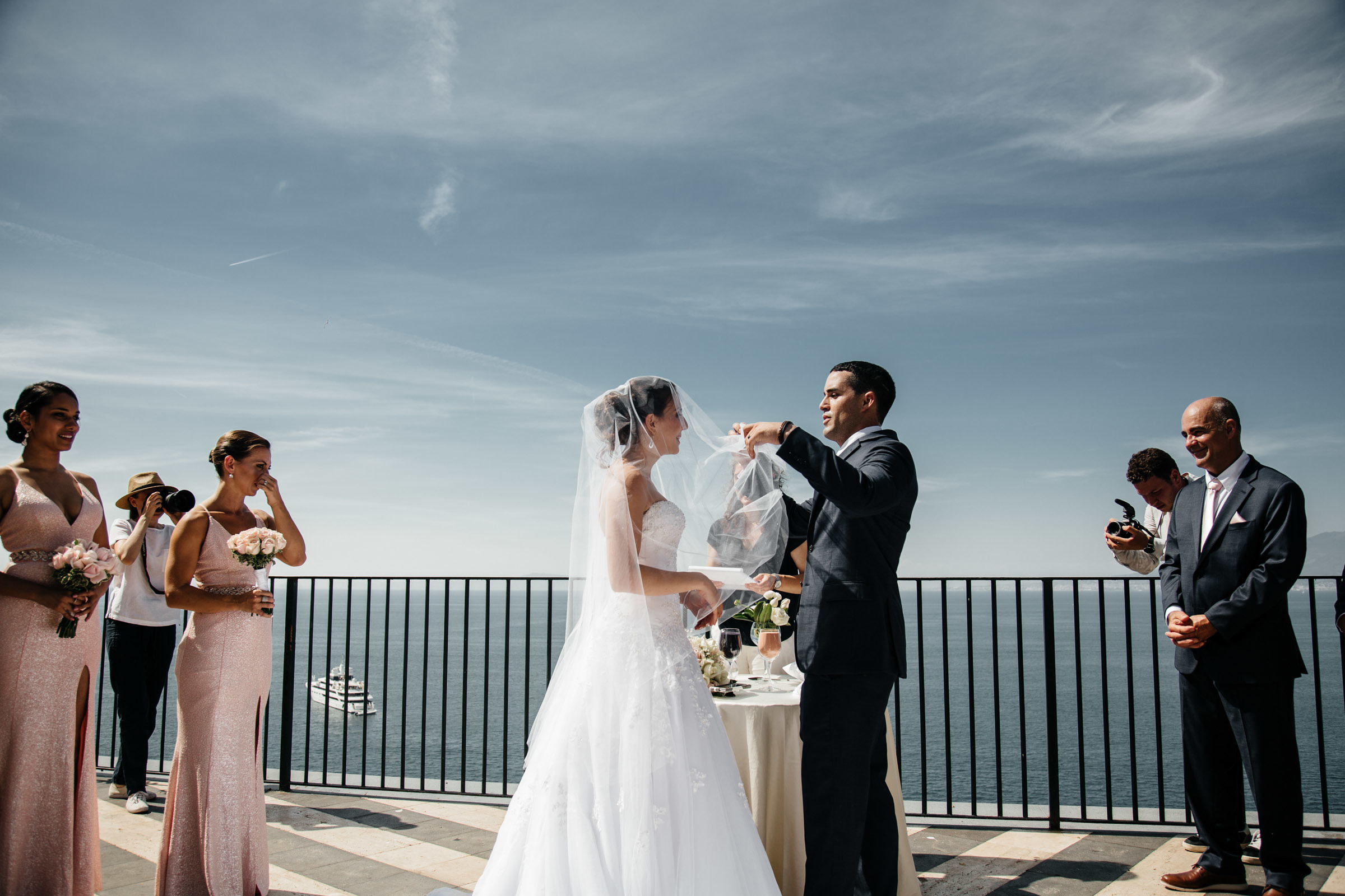Свадьба в Италии, в романтическом городе Сорренто. Photographer and videographer for wedding in Italy: Rome, Milan, Venic